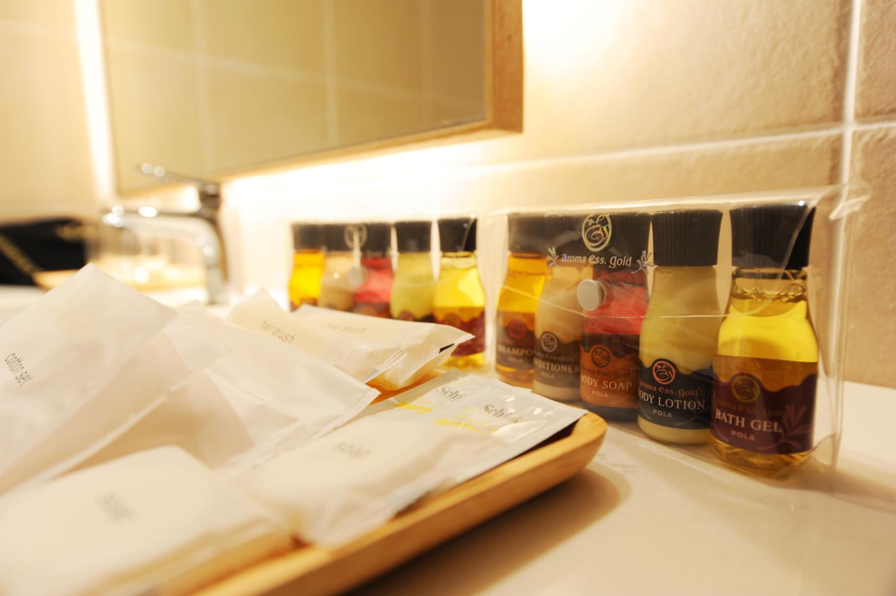 Queen Suite with Spa Bath photo 2