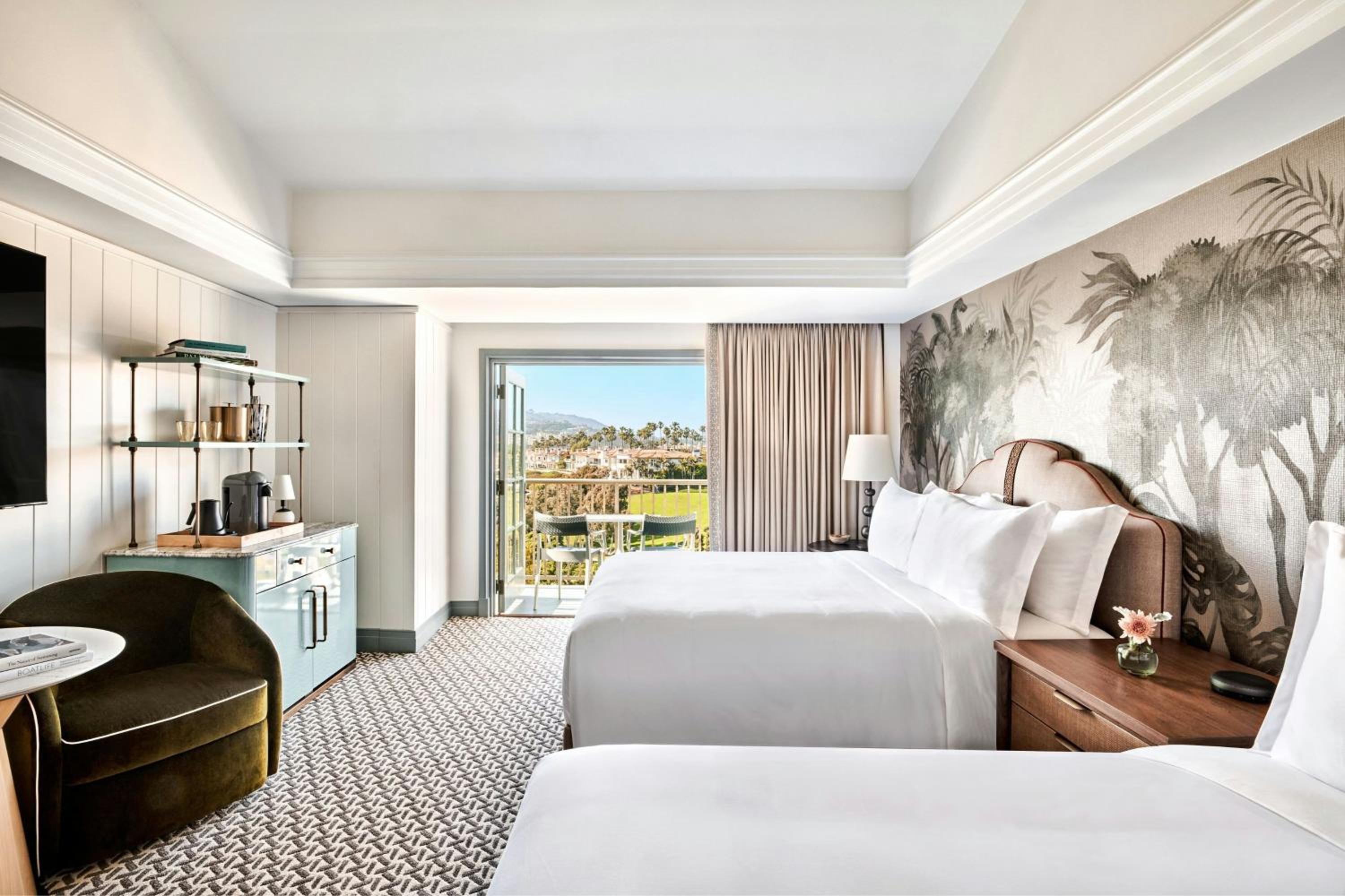 Queen Room with Two Queen Beds and Coastline View