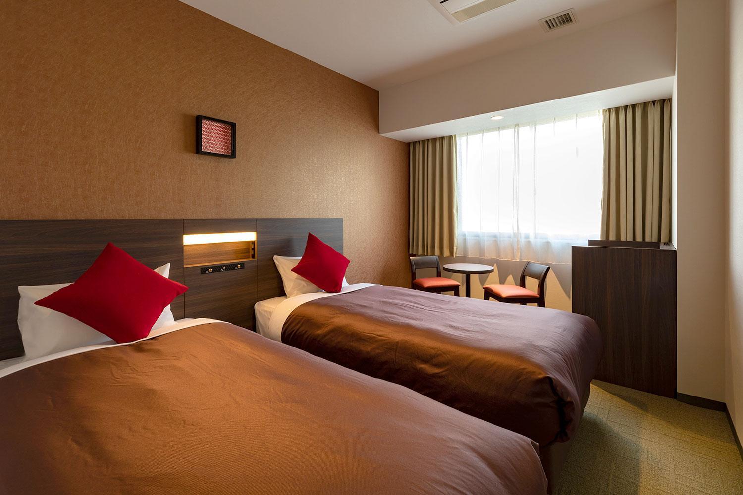 Standard Twin Room - Photo 4