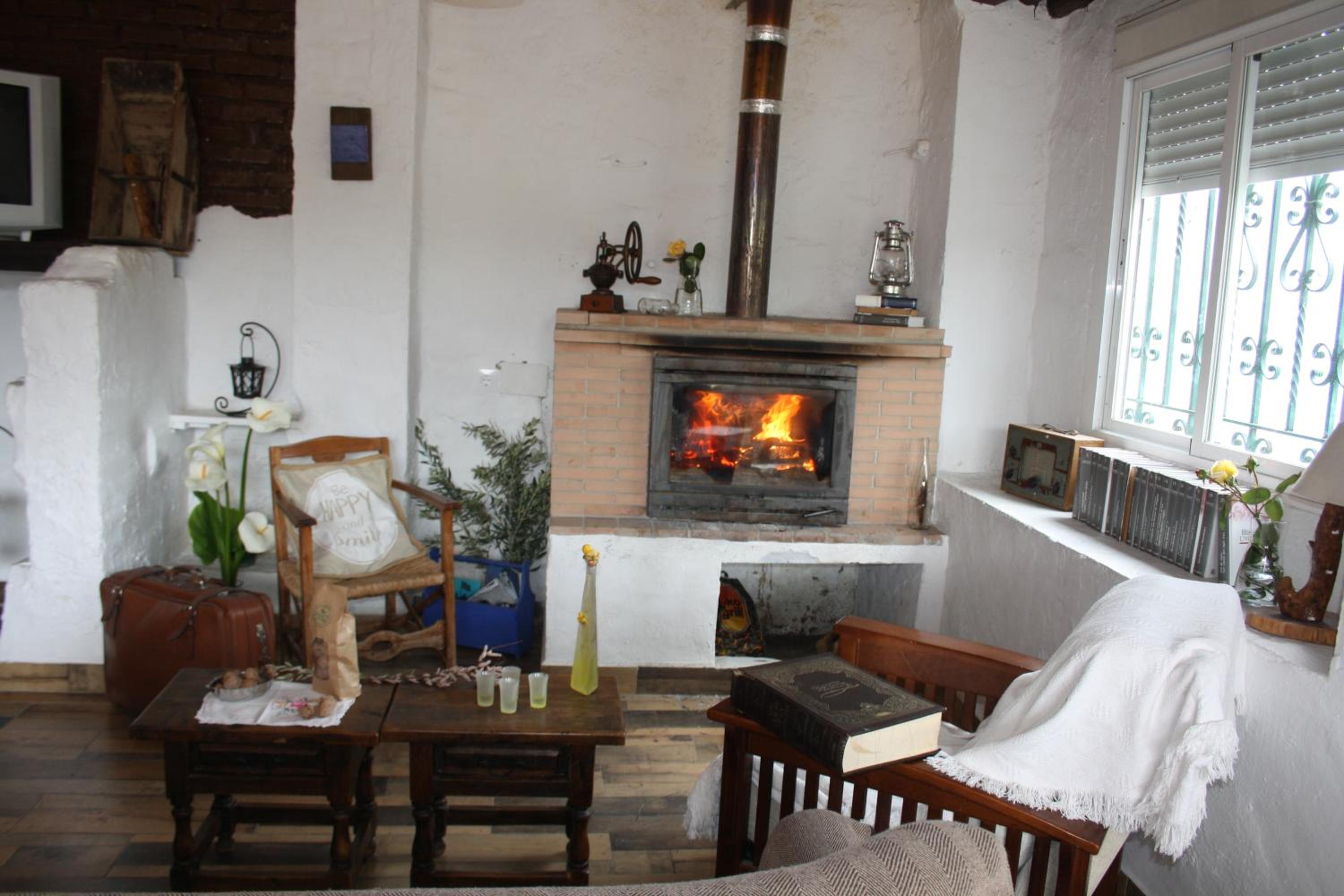 Seven-Bedroom House - Photo 35