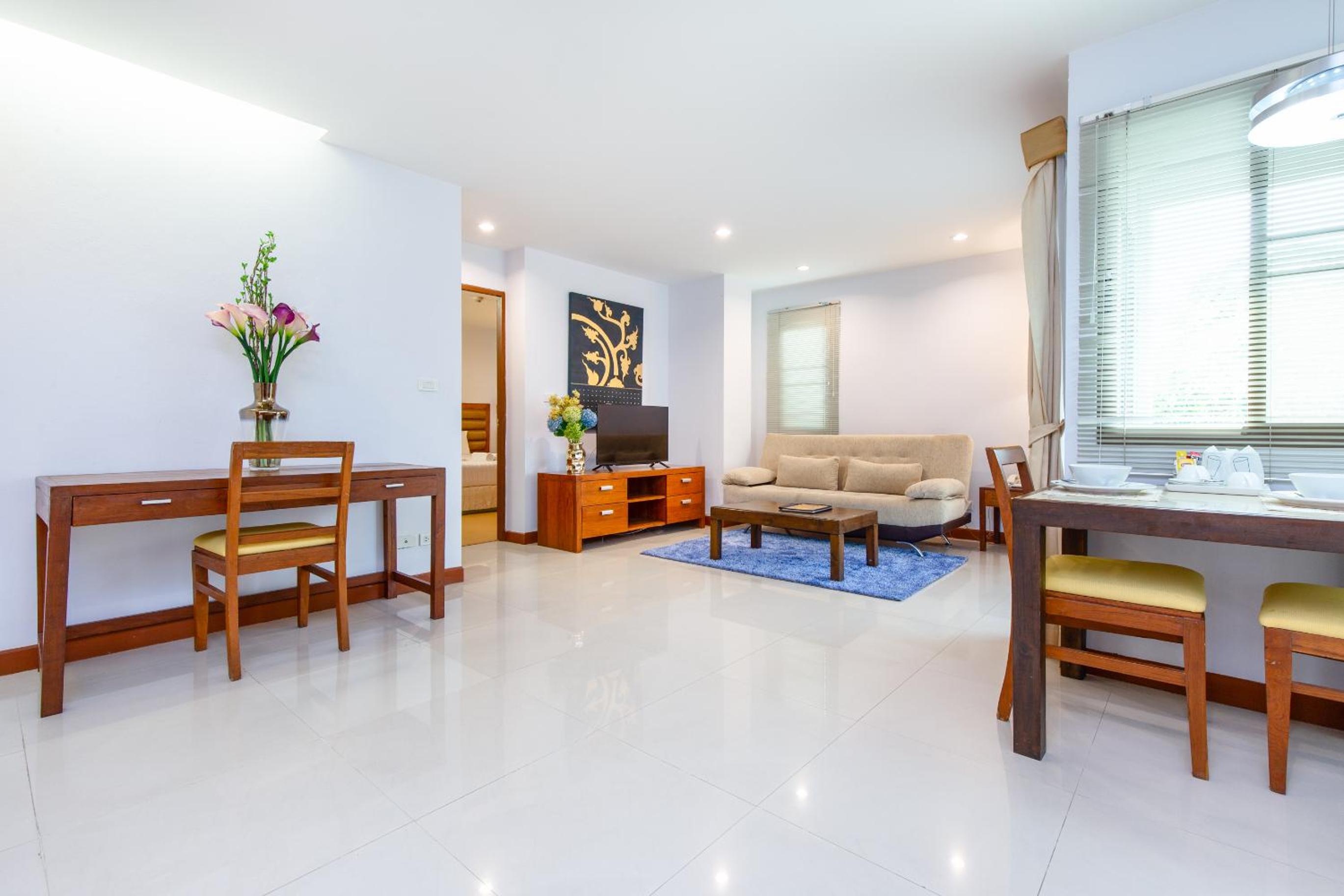 Deluxe Suite - 1 Bedroom with City View photo 2