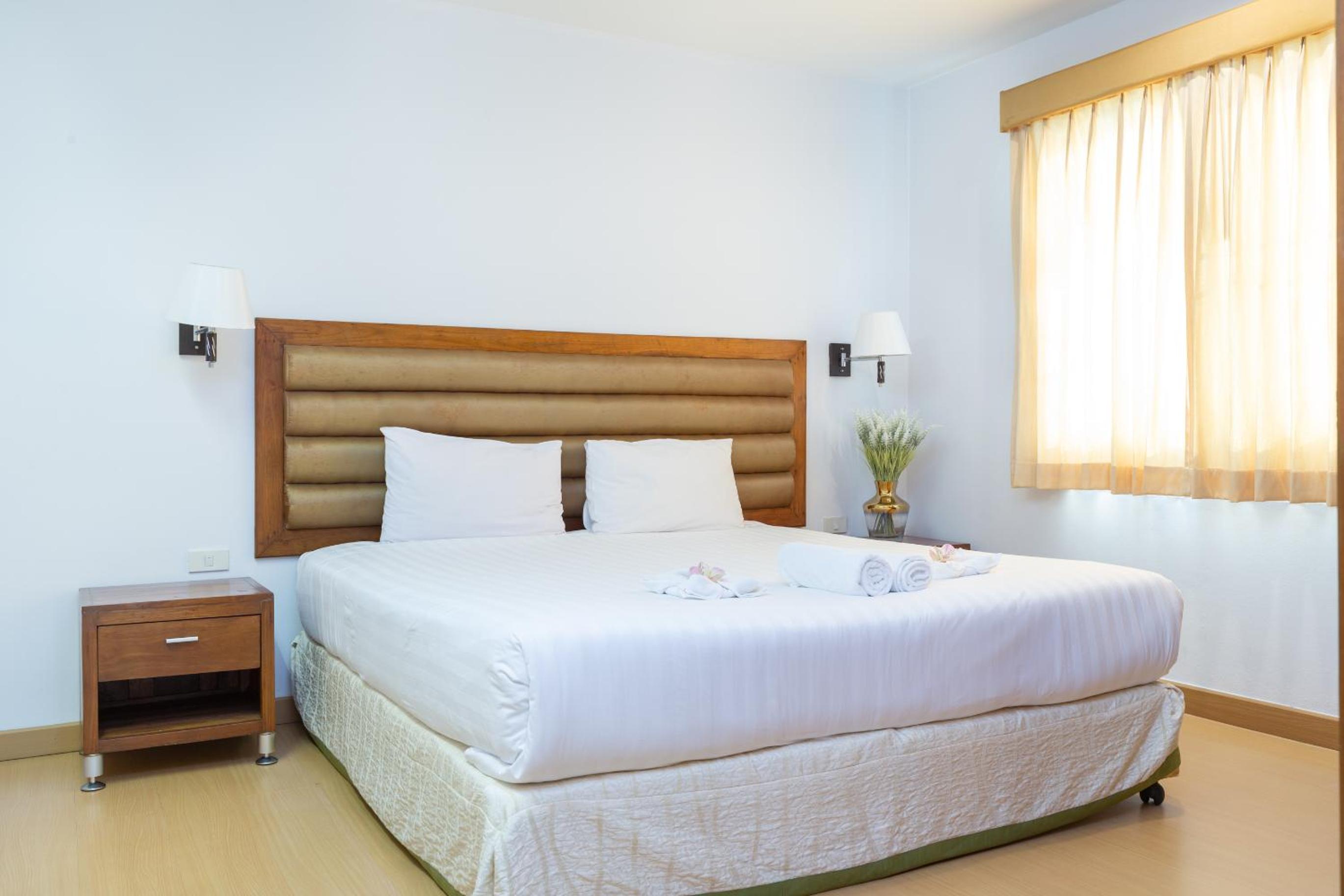 Deluxe Suite - 1 Bedroom with City View photo 3