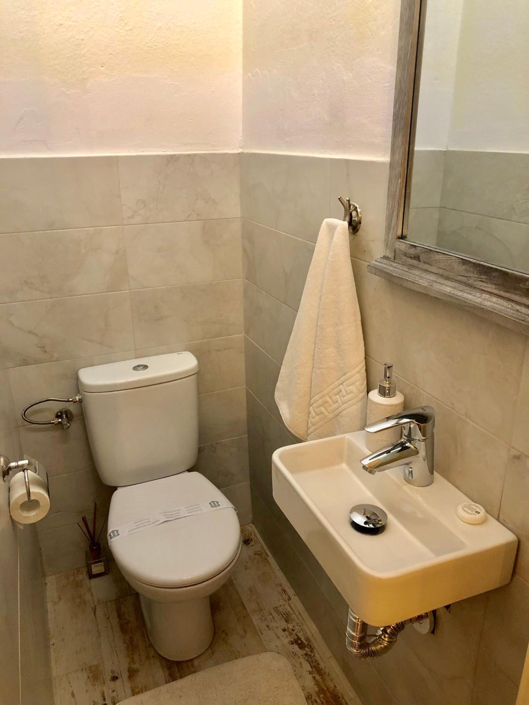 Two-Bedroom Apartment - Photo 10