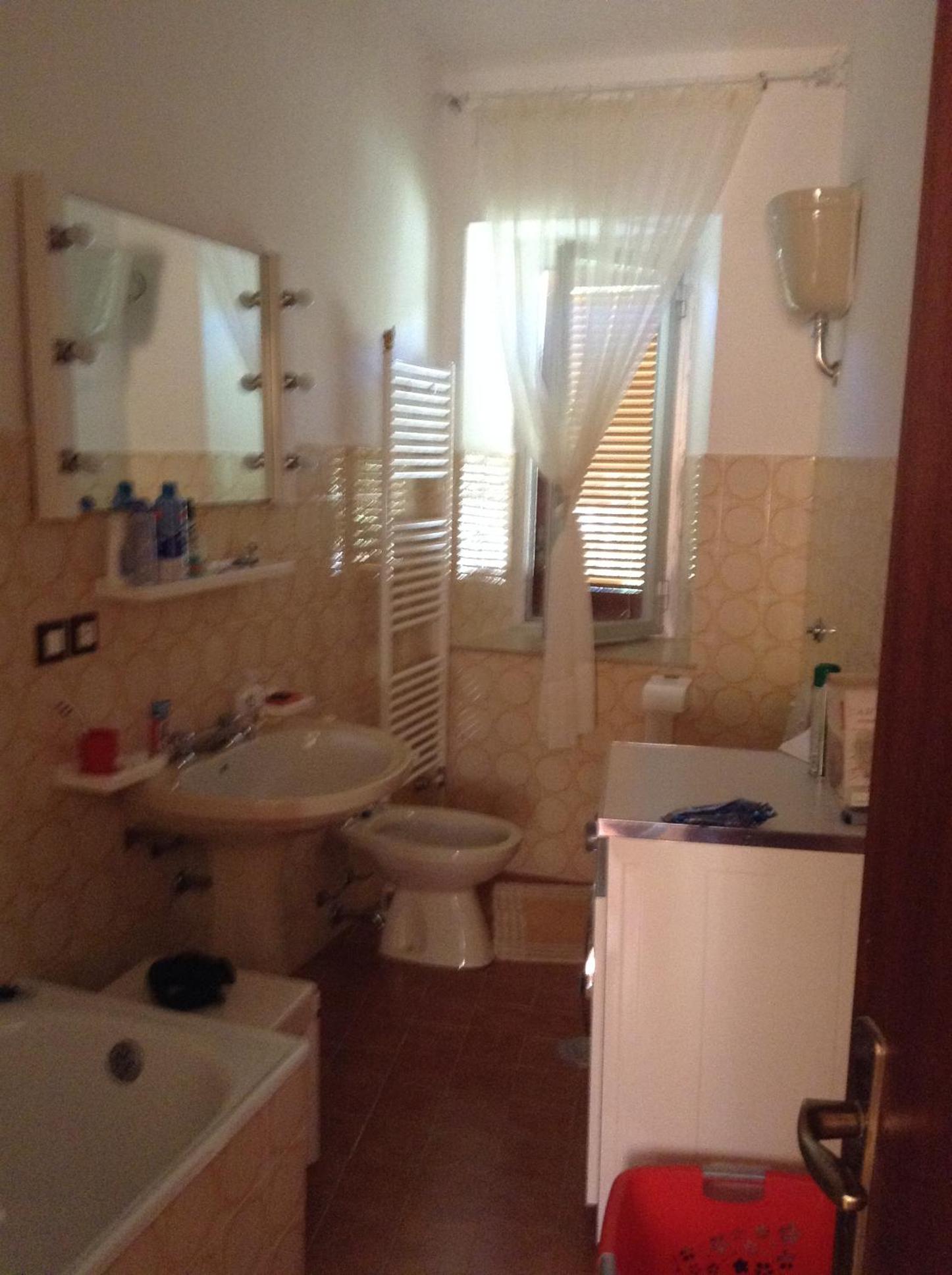 Four-Bedroom House - Photo 15