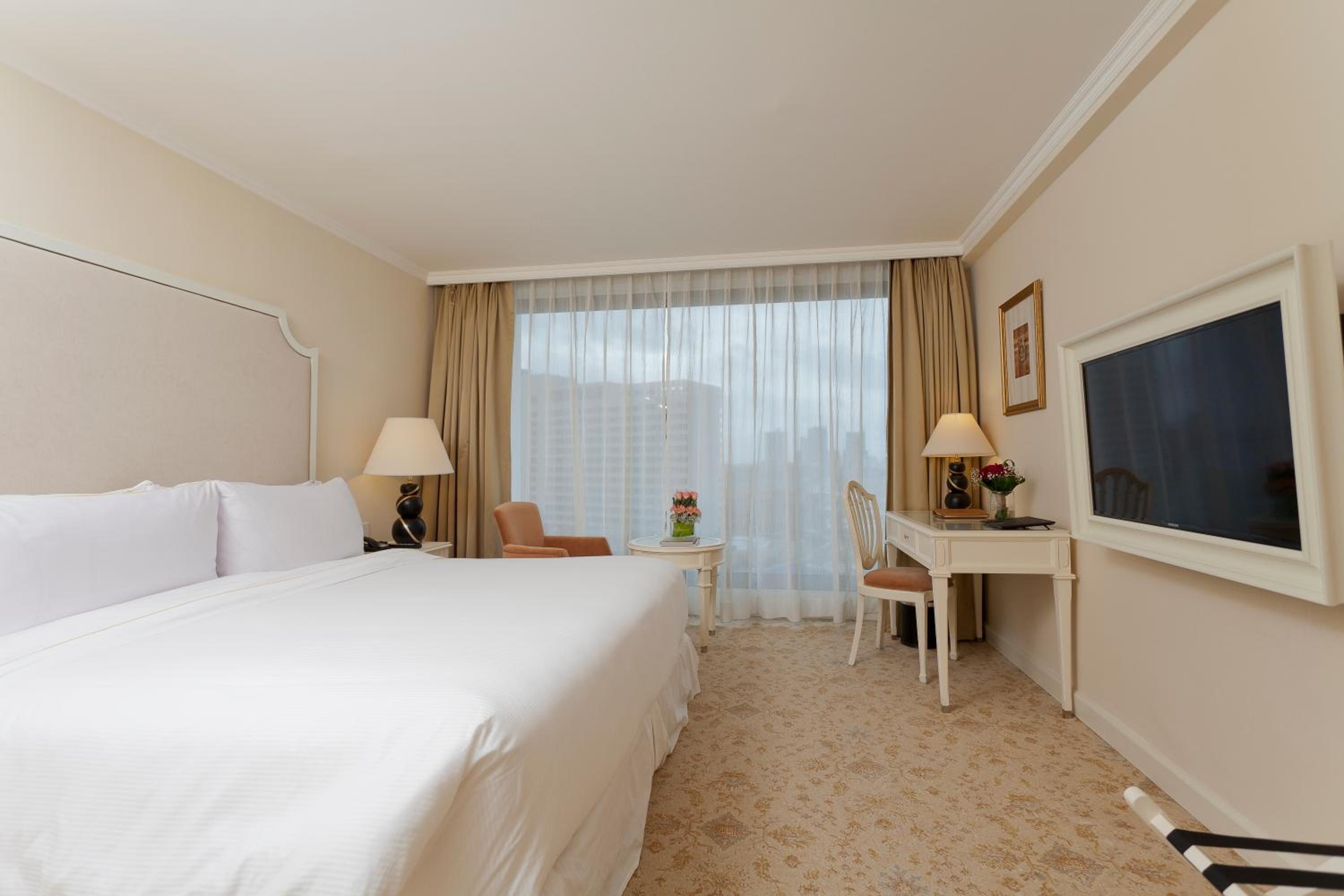 Deluxe Room - Photo 6