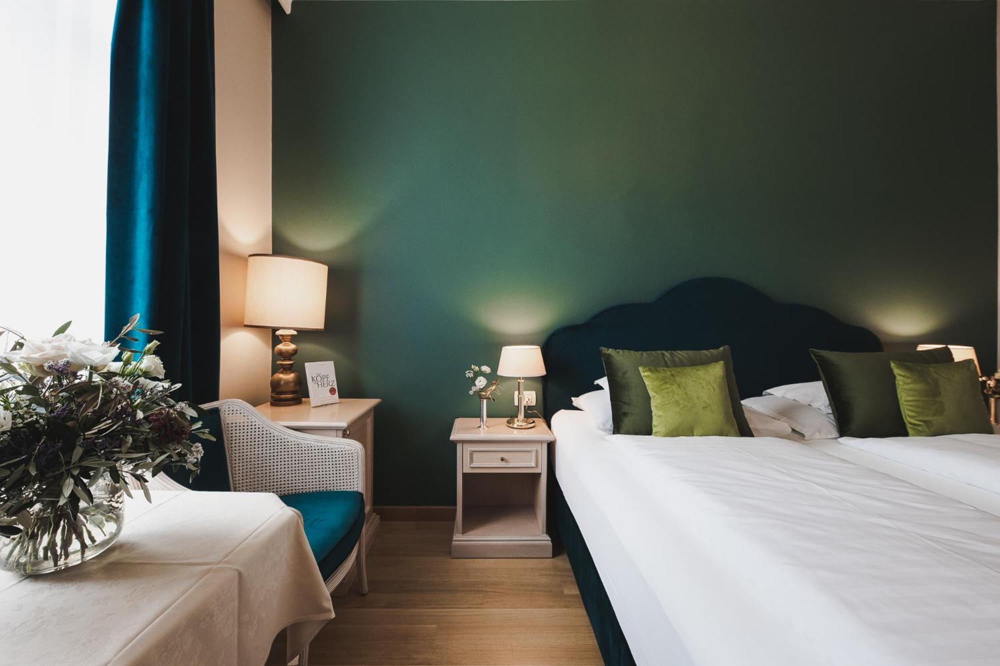 Standard Double Room - Photo 2