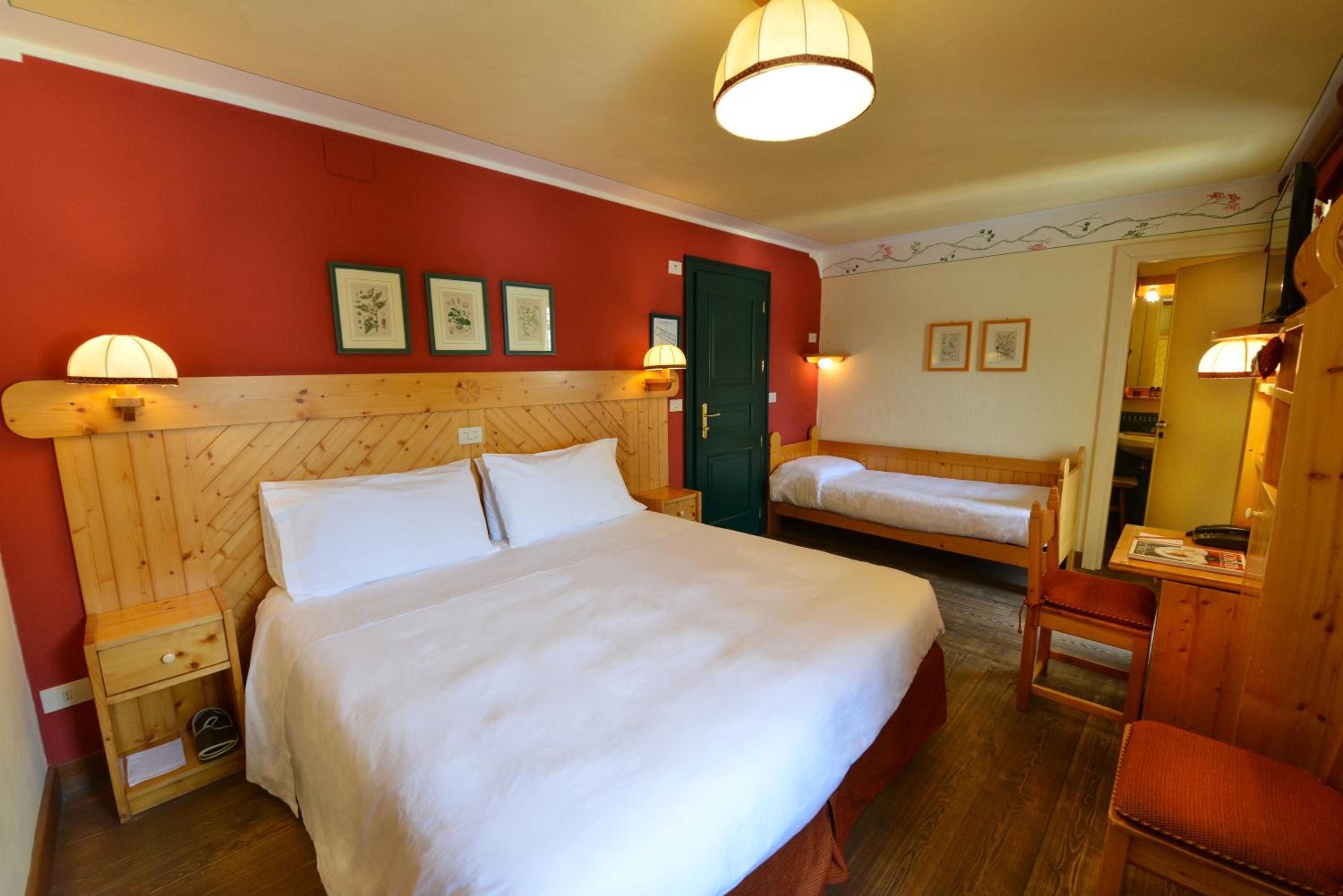 Triple Room with Balcony - Photo 3