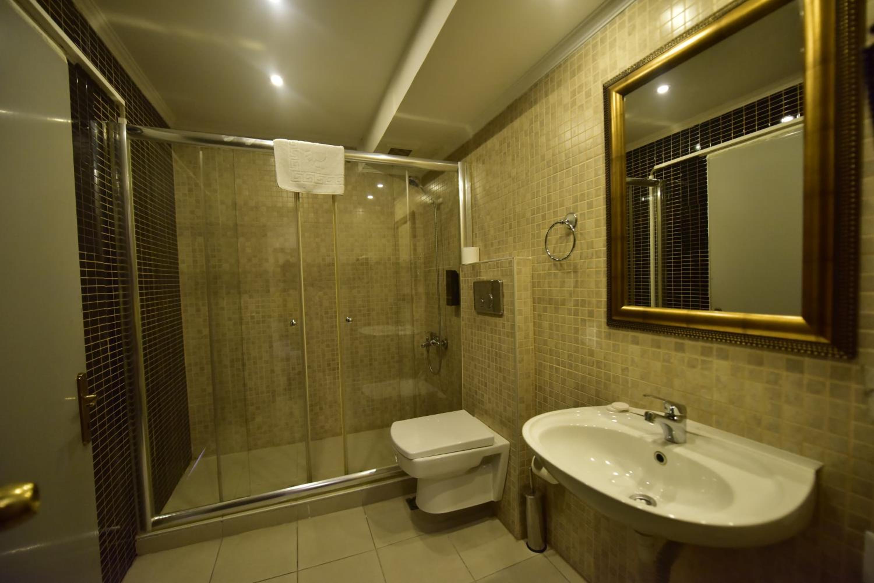 Standard Triple Room photo 3