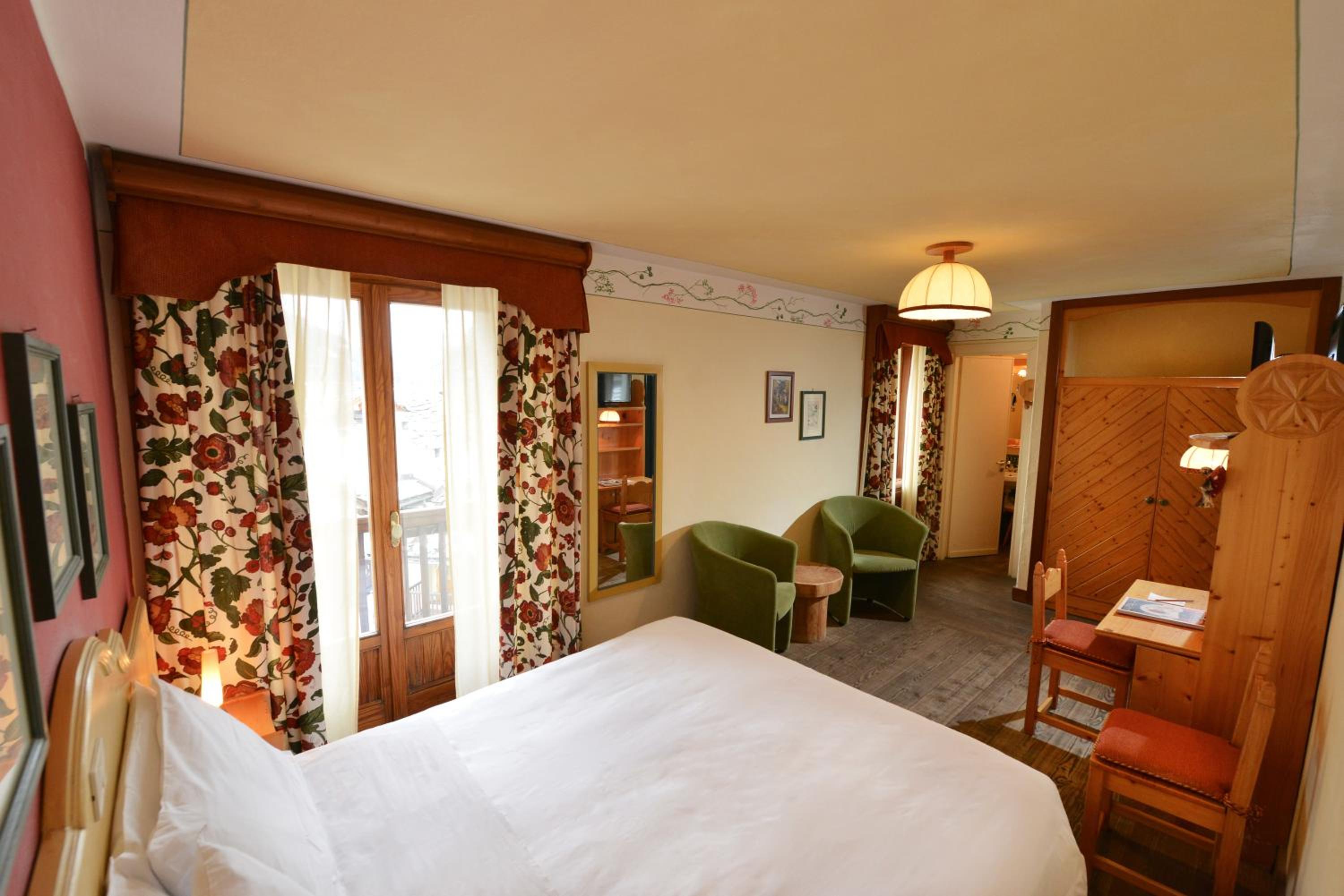 Senior Double or Twin Room with Balcony - Photo 1