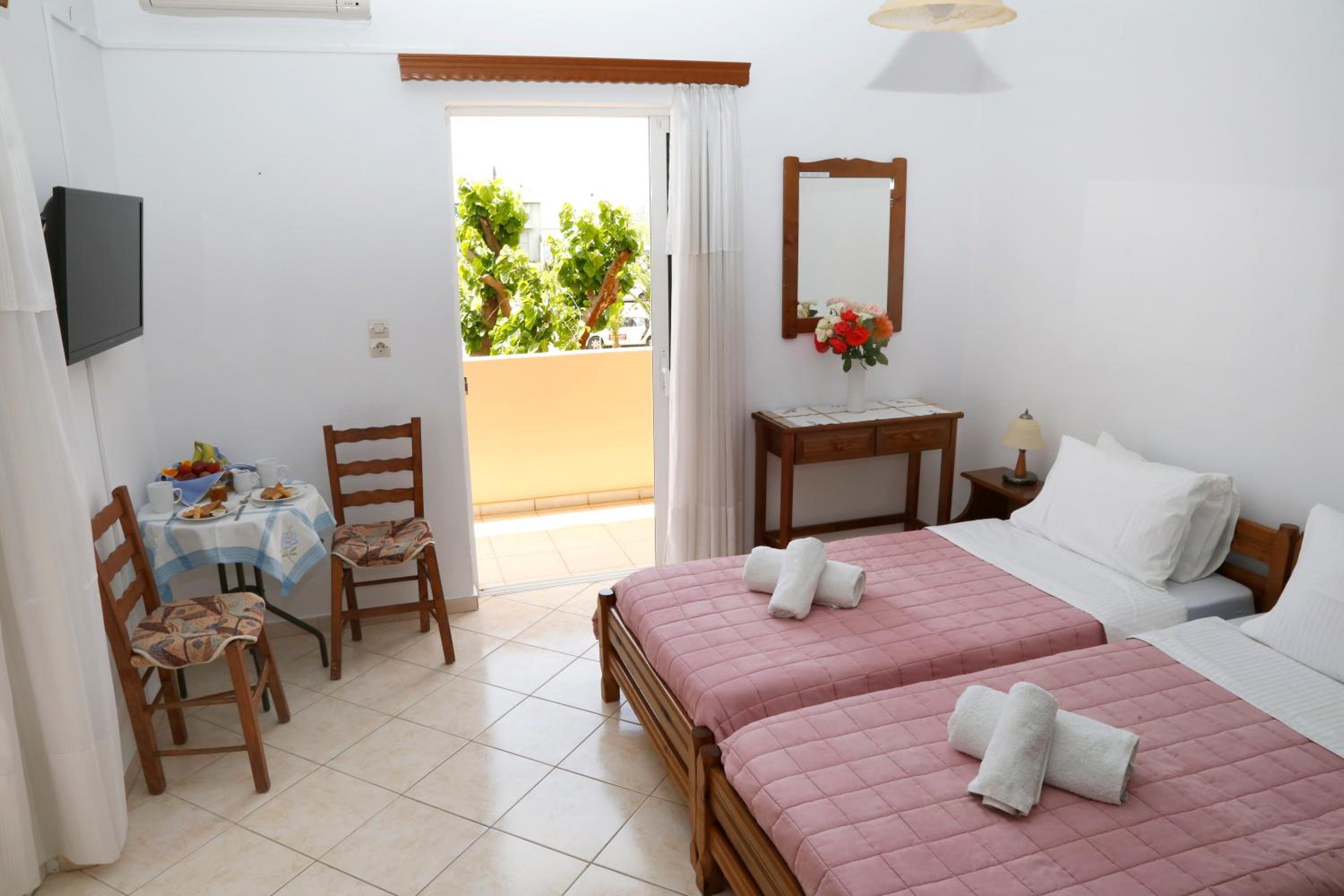 Superior Twin Room photo 2