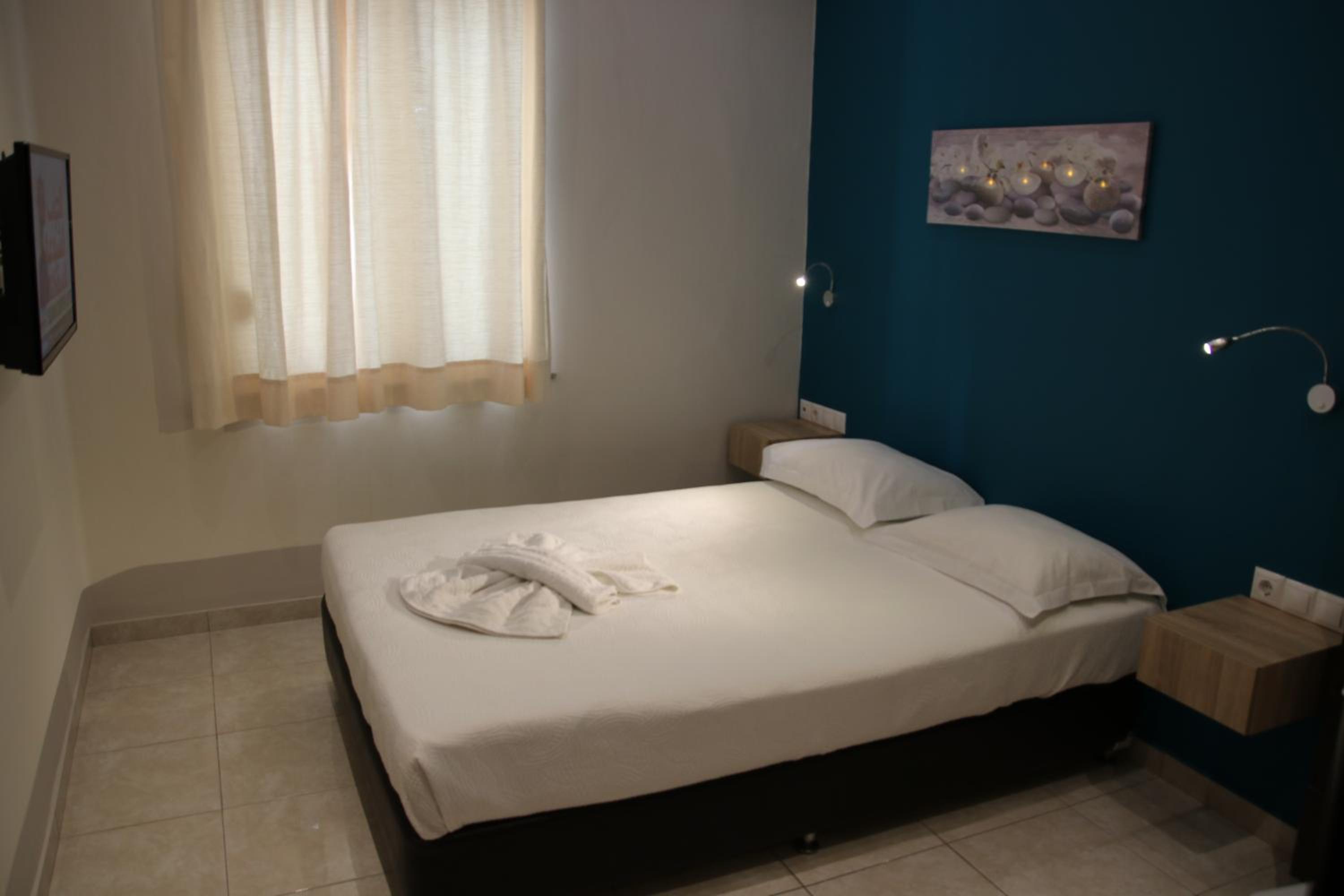 Double or Twin Room with Window photo 1