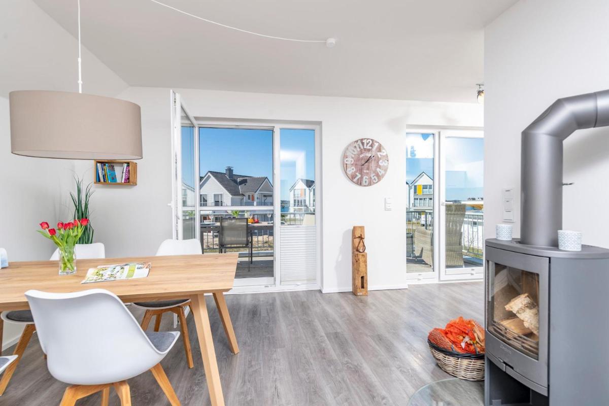 Apartment with Sea View photo 2