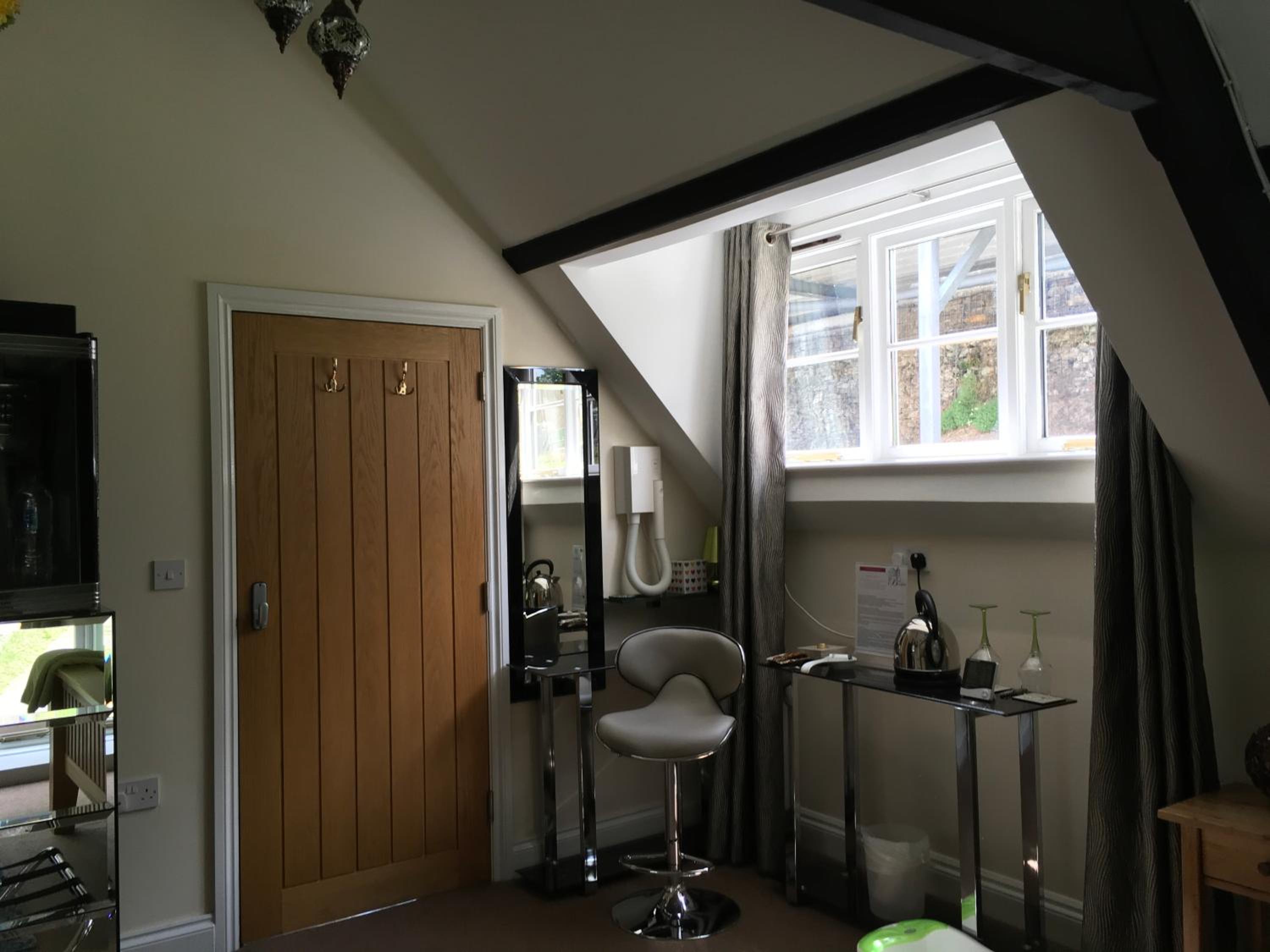 Superior King Room photo 2