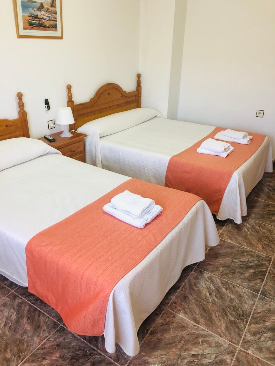 Triple Room - Photo 11