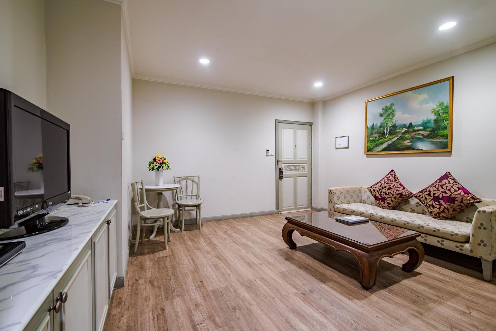 Standard Seafront Two-Bedroom Family Suite - Photo 4