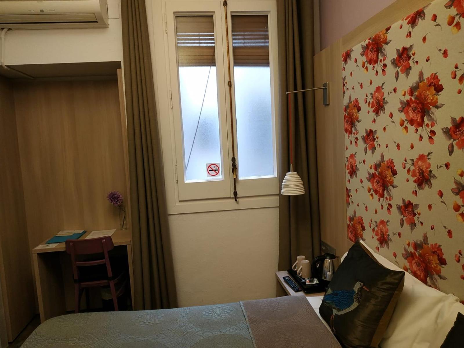 Budget Double Room photo 2