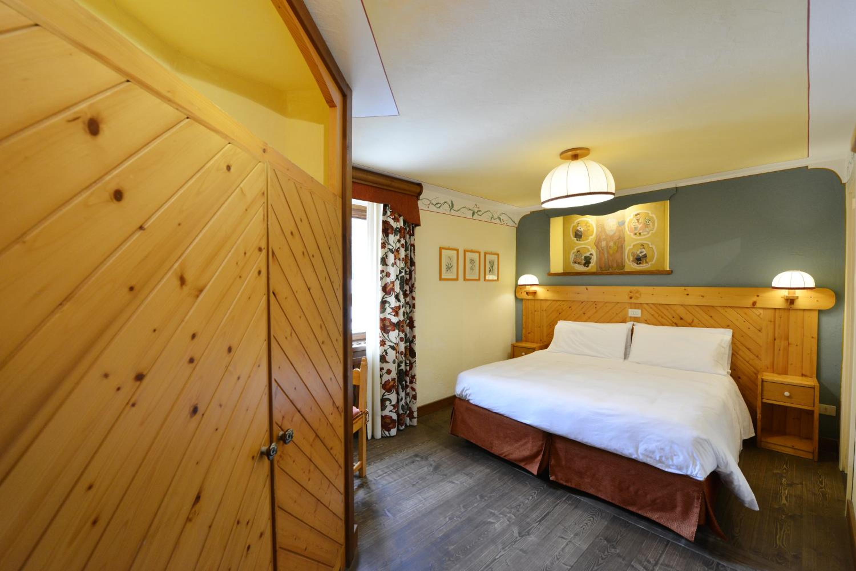 Double Room with Balcony - Photo 4