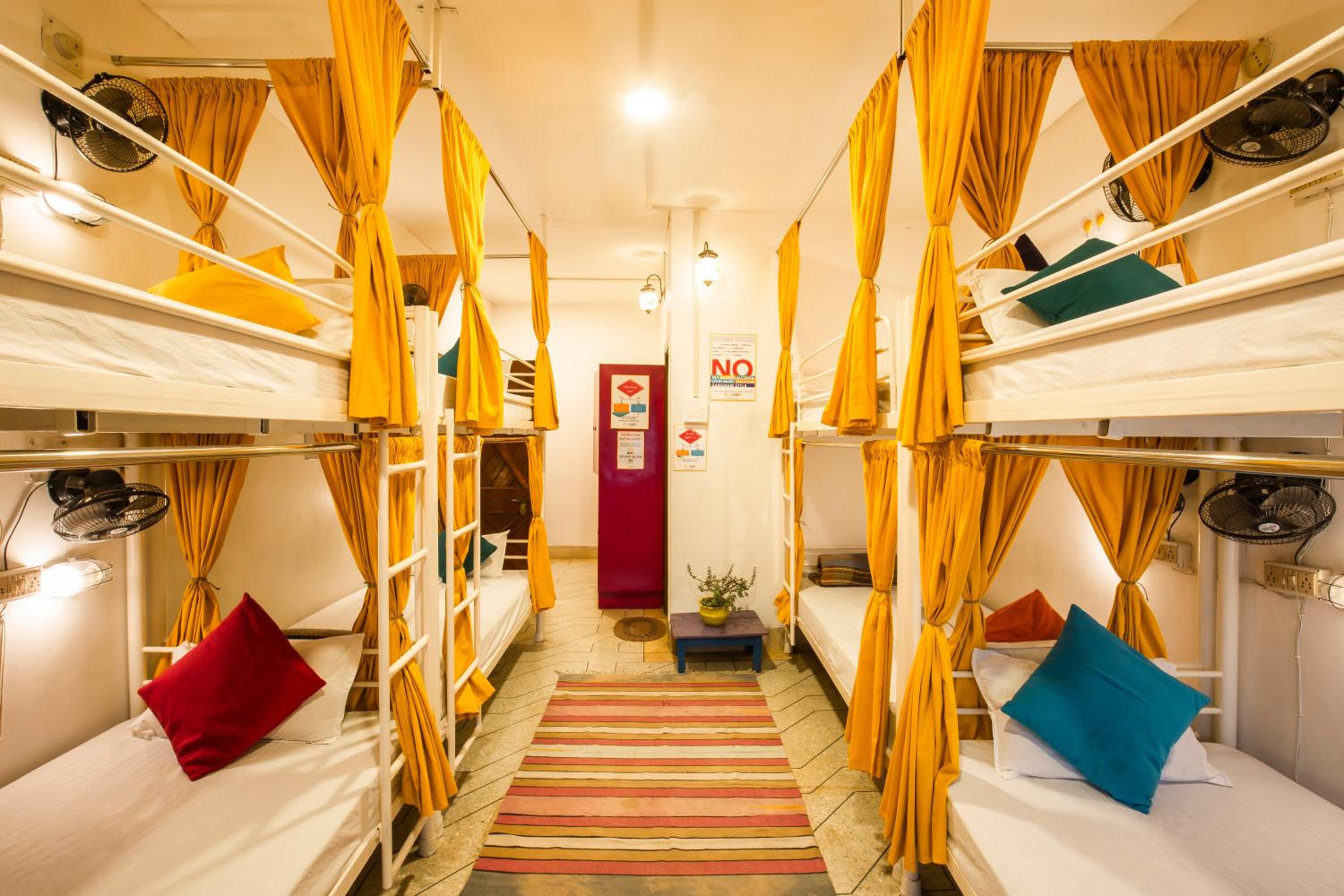 Bed in 8 Bed Mixed AC Dormitory Room with Ensuite Bathroom photo 3