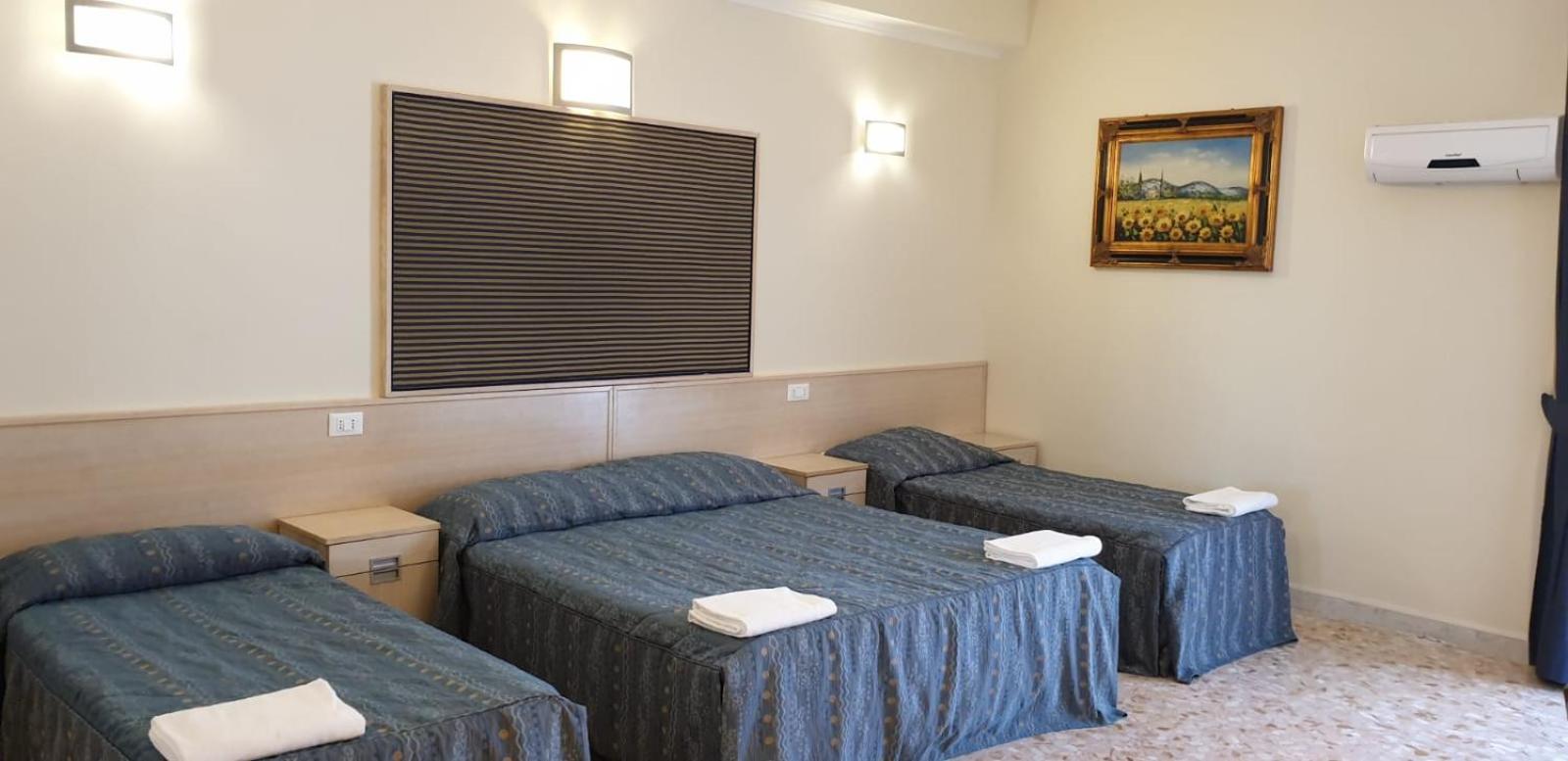 Quadruple Room - Photo 3