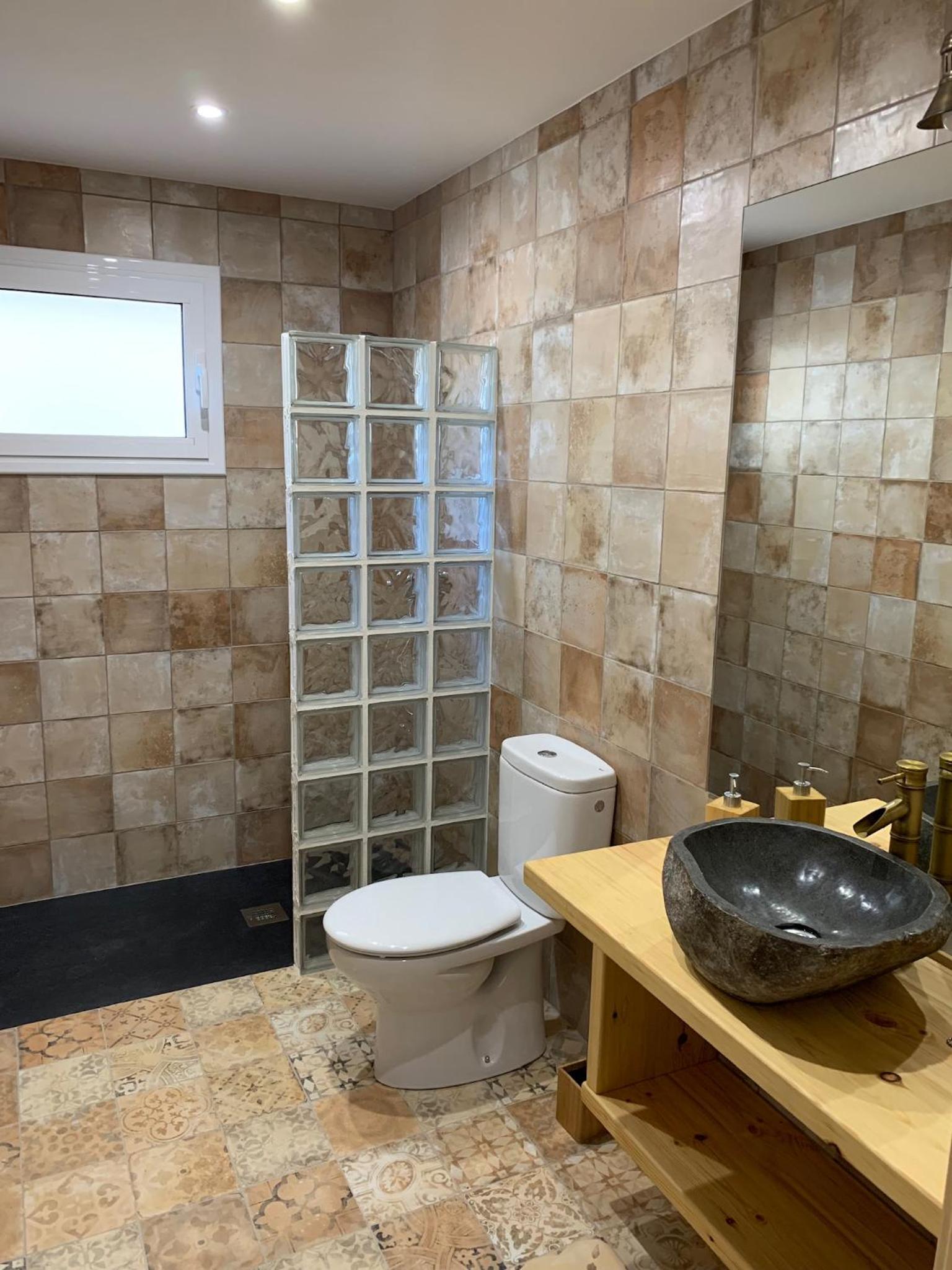 One-Bedroom Apartment - Photo 12