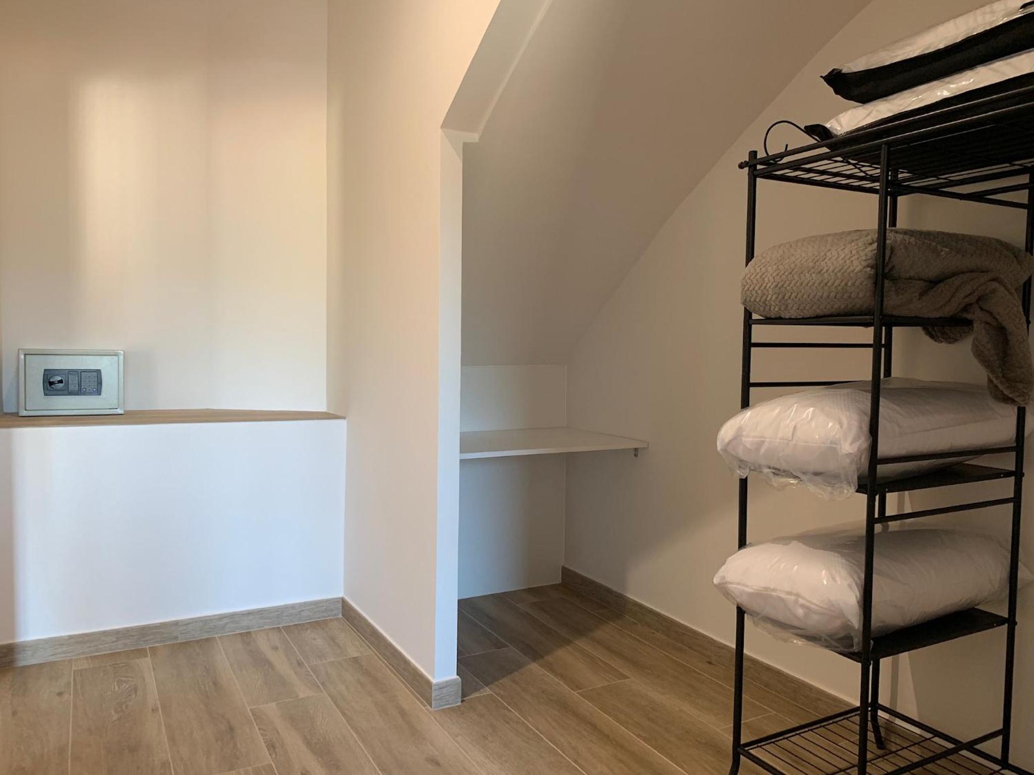 One-Bedroom Apartment - Photo 1