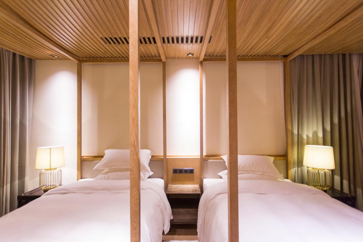 Twin Room with Mountain View photo 3