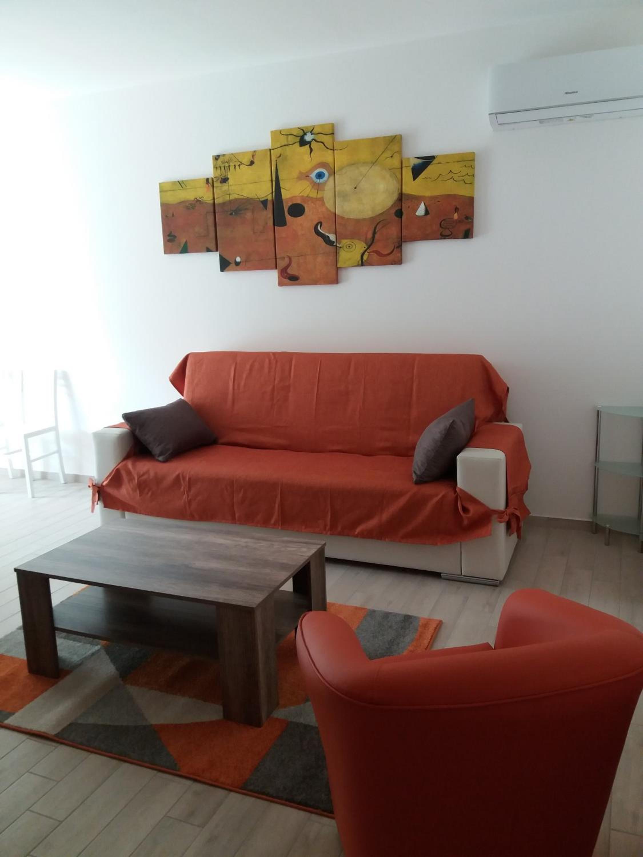One-Bedroom House photo 1