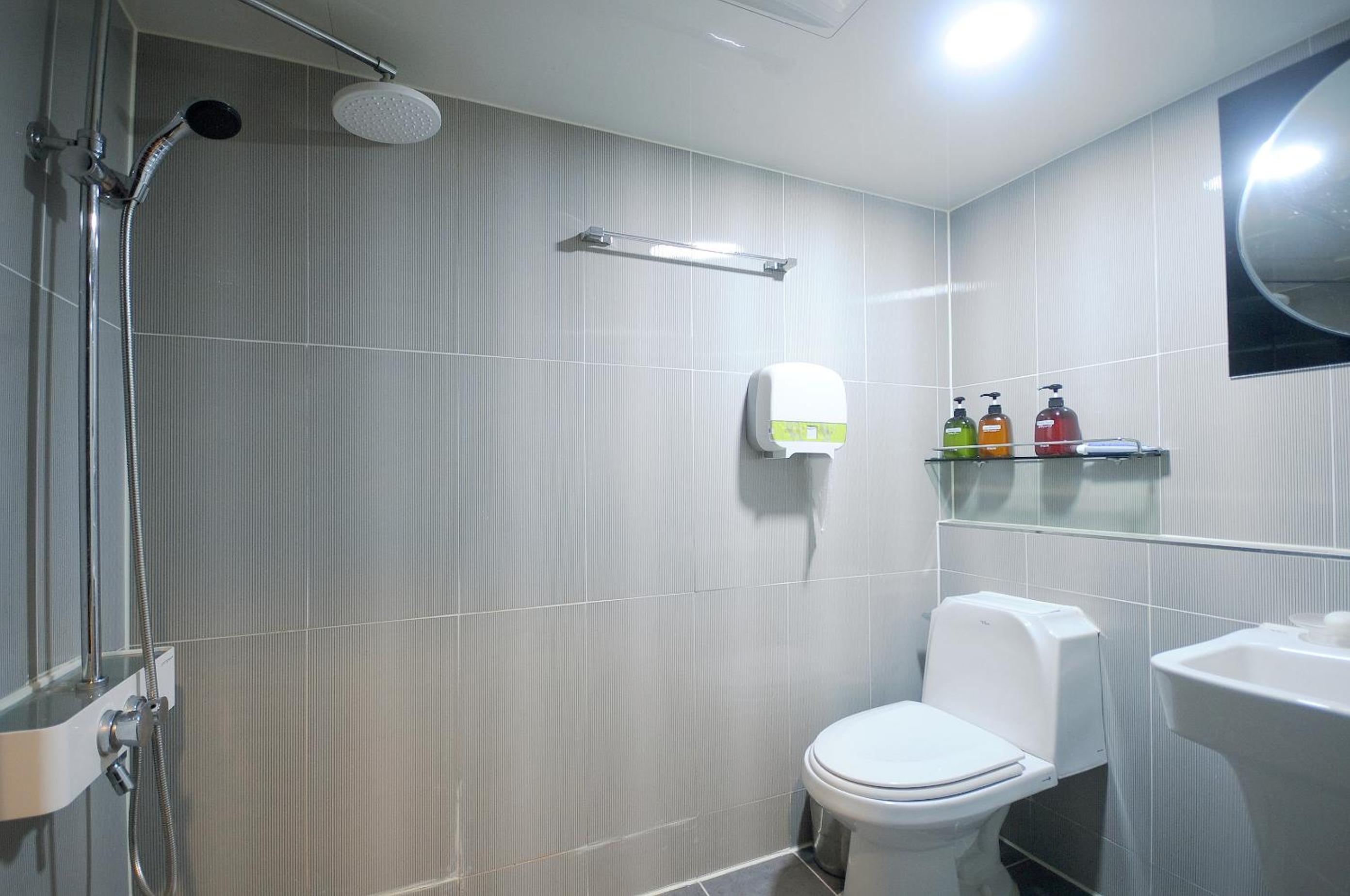 Standard Double Room - Photo 3