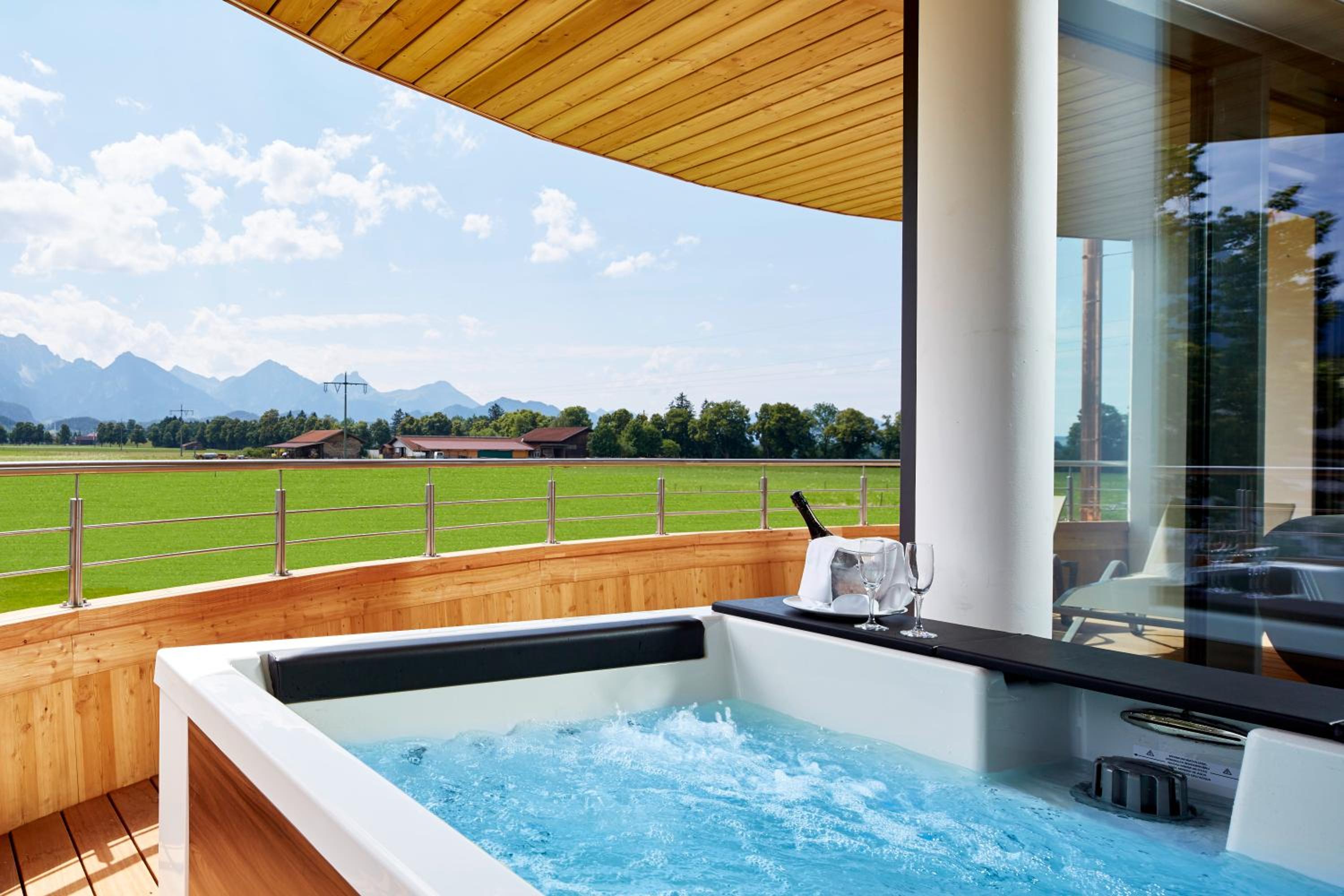Premium Suite with Spa Bath photo 2