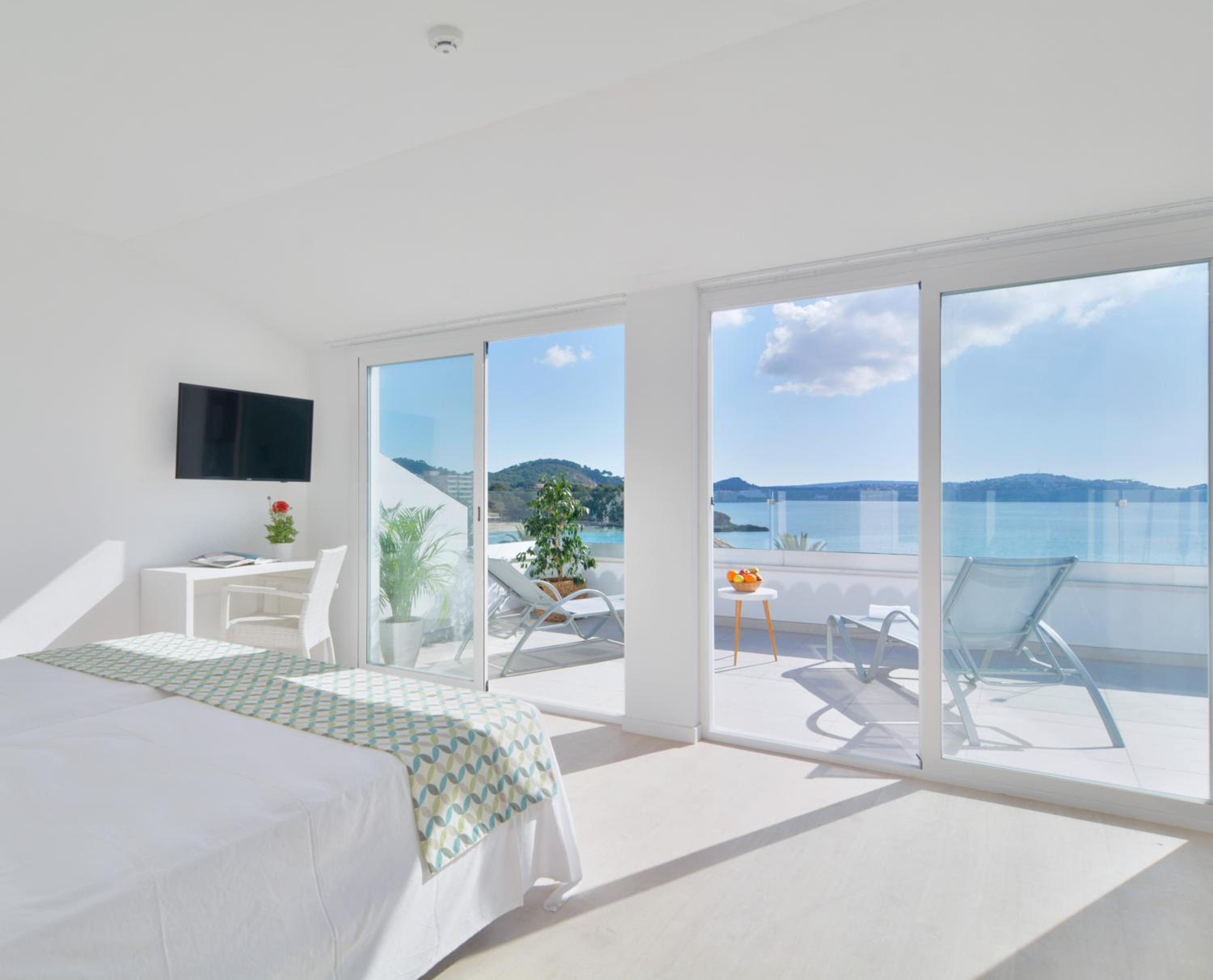 Junior Suite with Sea View photo 2