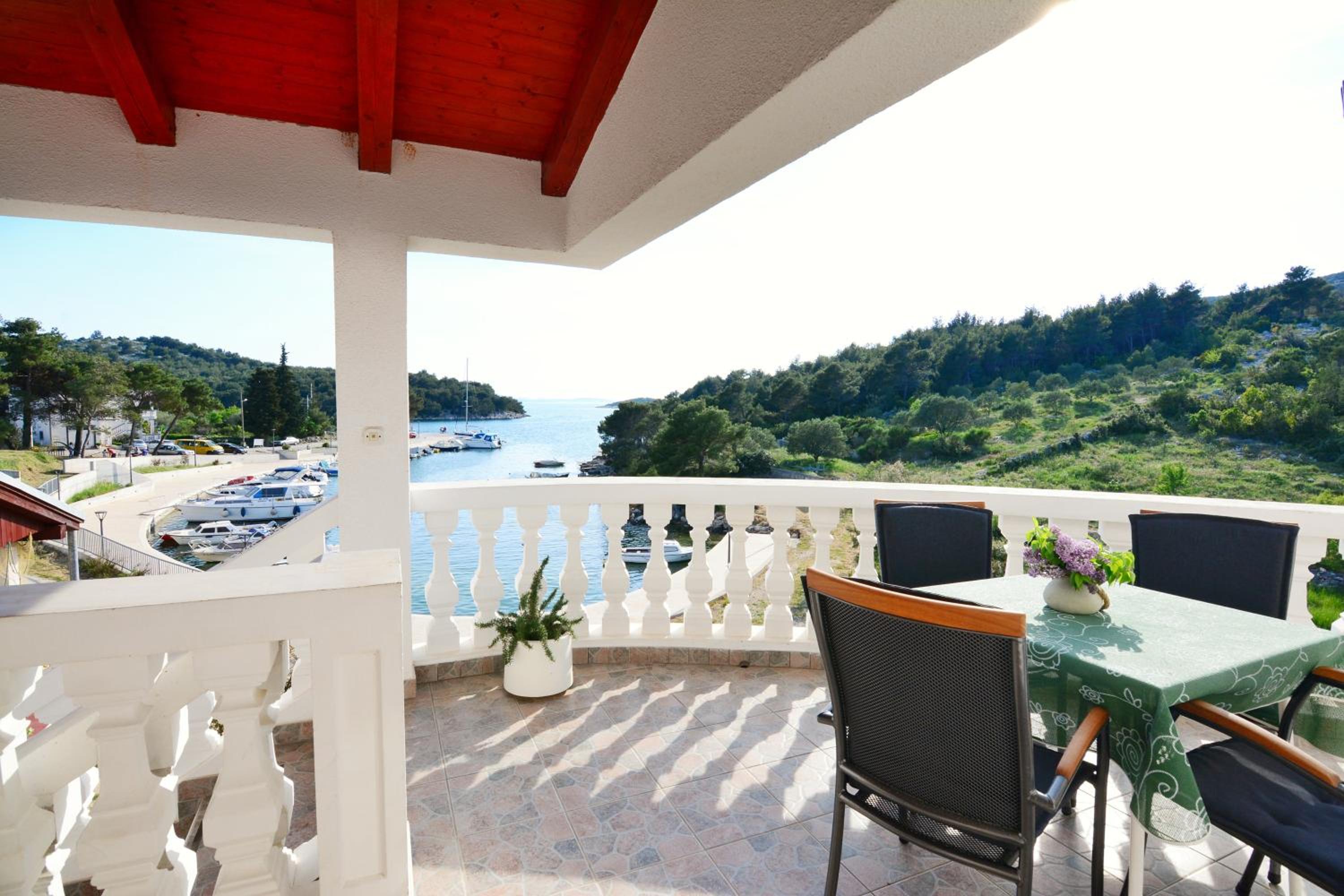 Apartment With Sea View photo 2