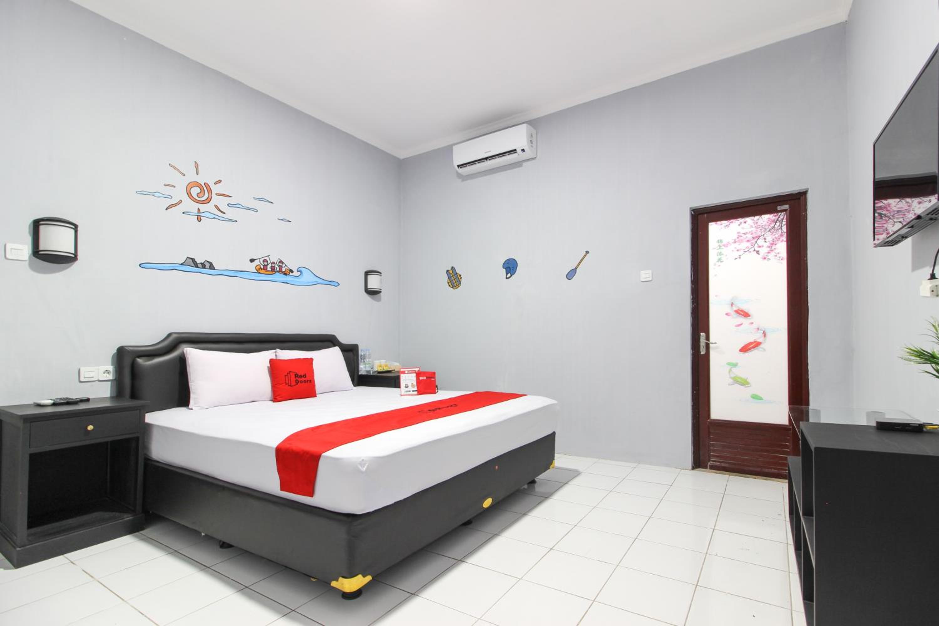 Deluxe Room - Photo 1