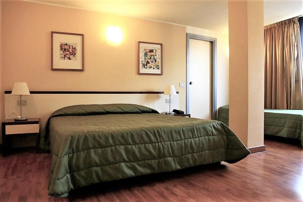 Standard Triple Room - Photo 10