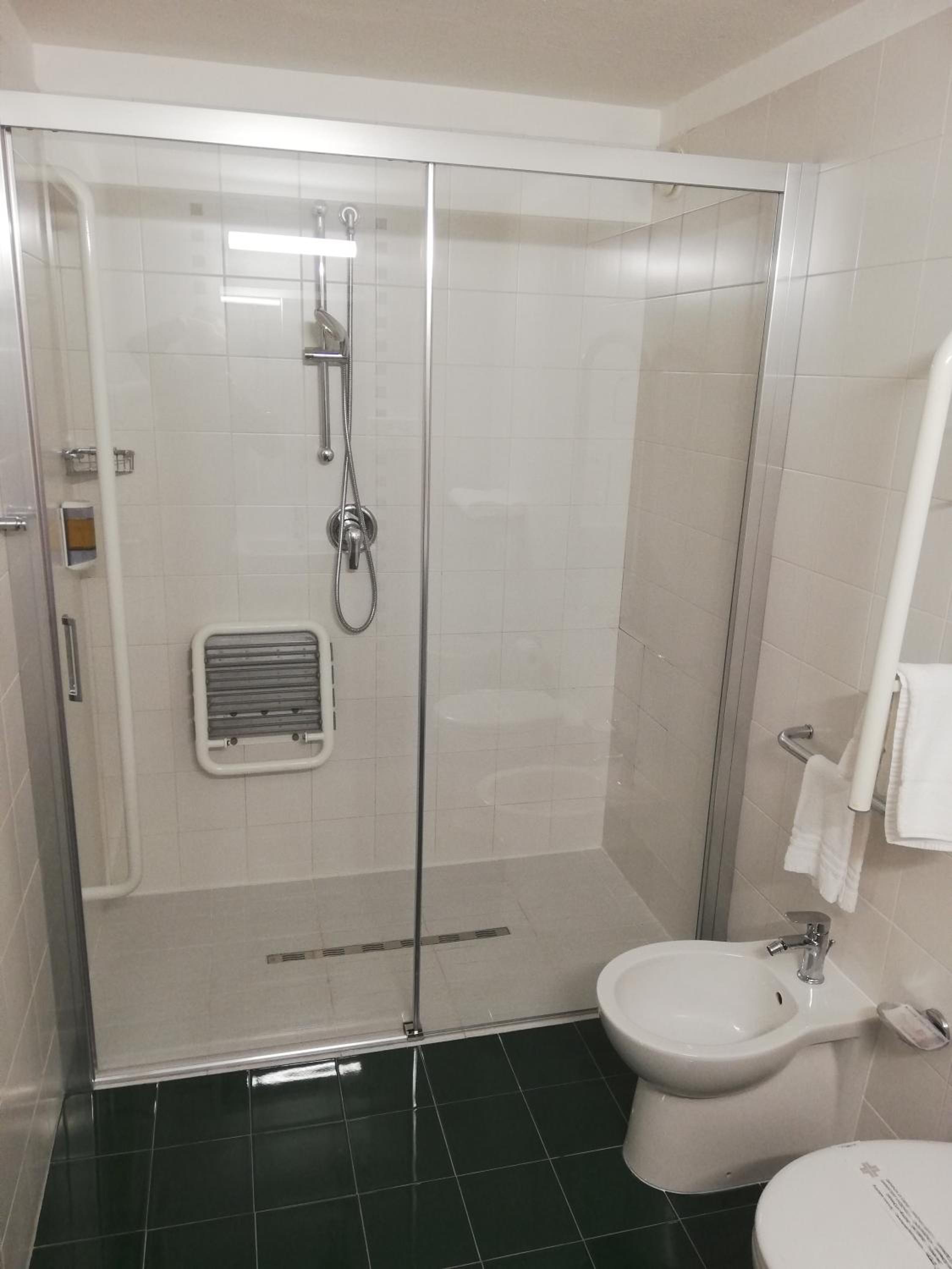 Standard Triple Room - Photo 13