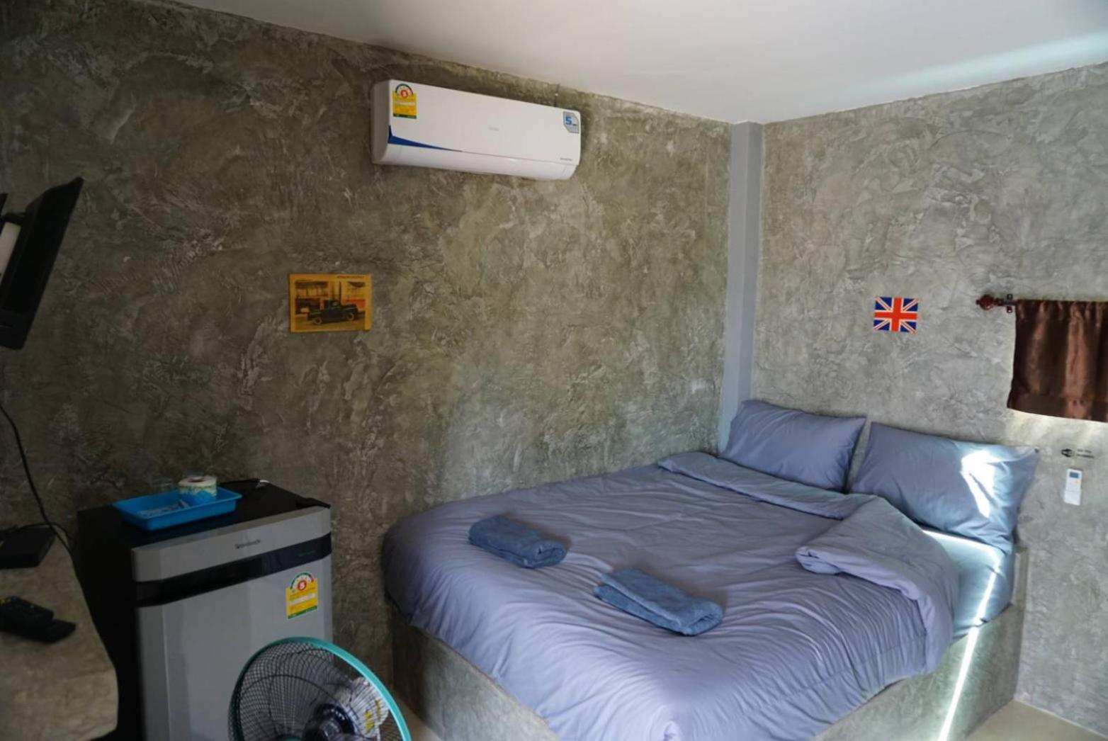 Small Double Room - Photo 11