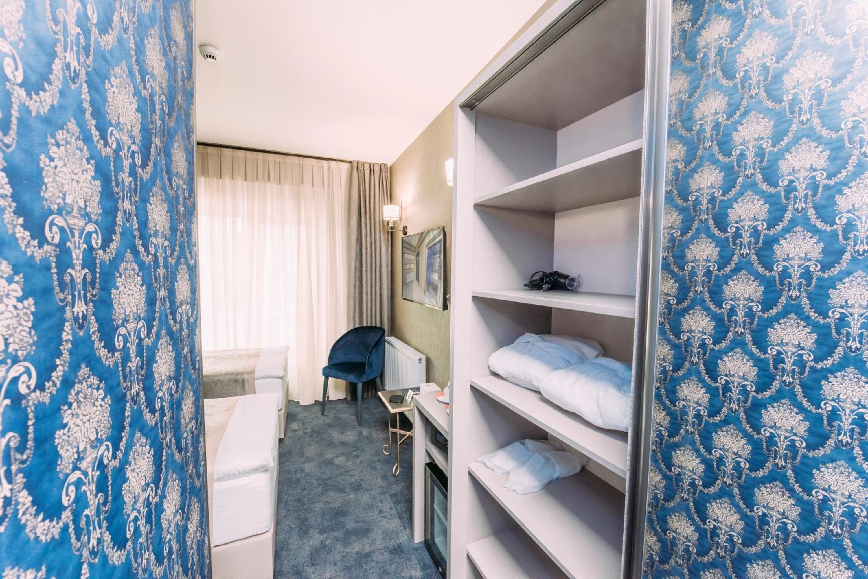 Deluxe Twin Room - Photo 2