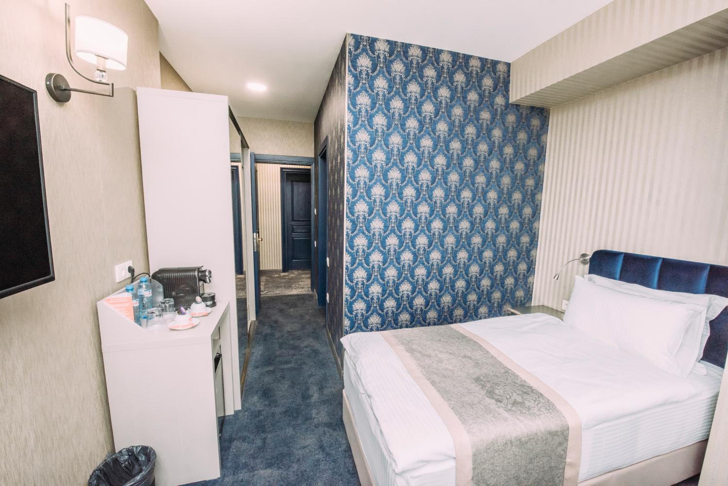 Deluxe Twin Room - Photo 3