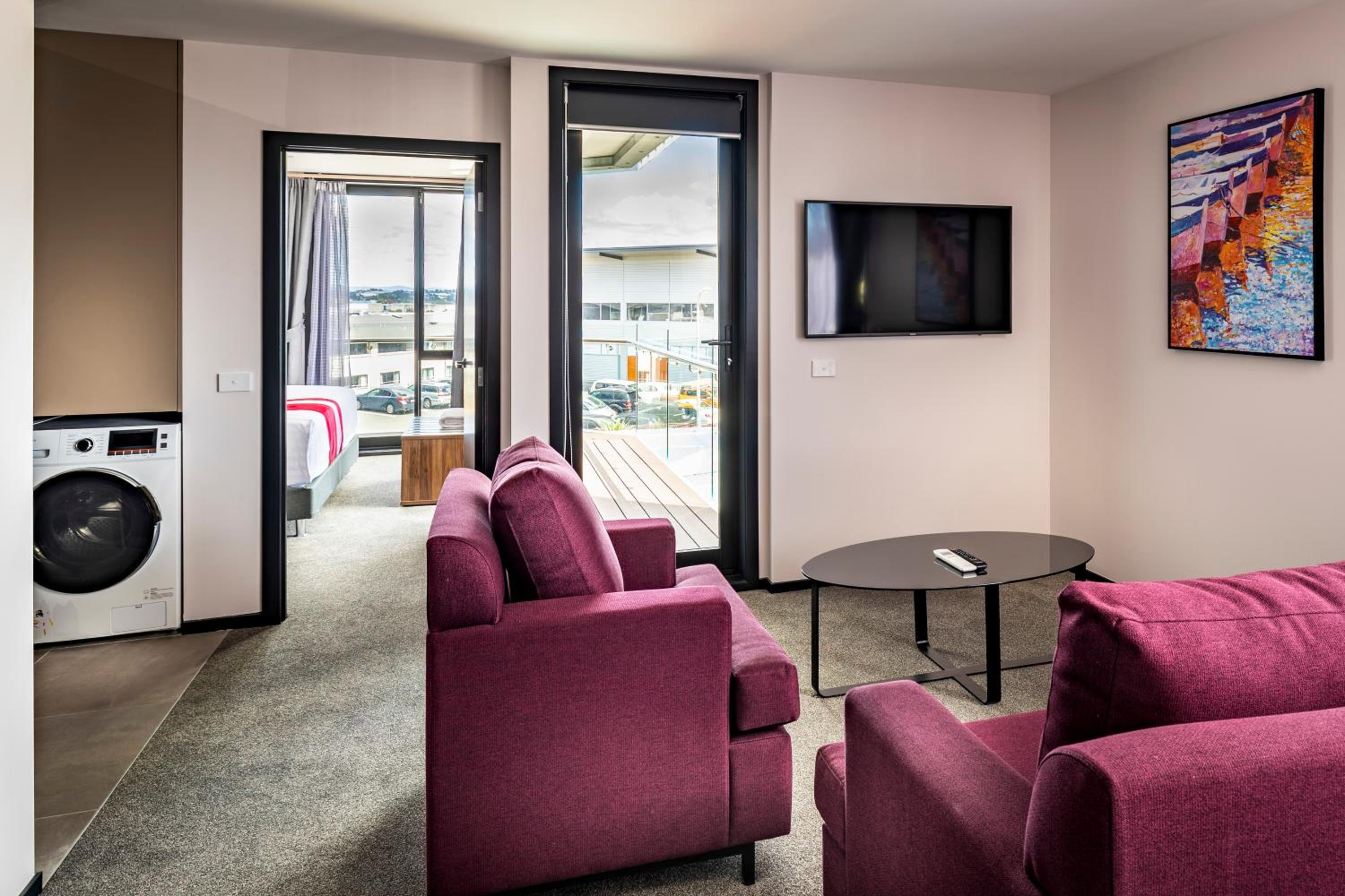 One Bedroom Suite thumbnail 6