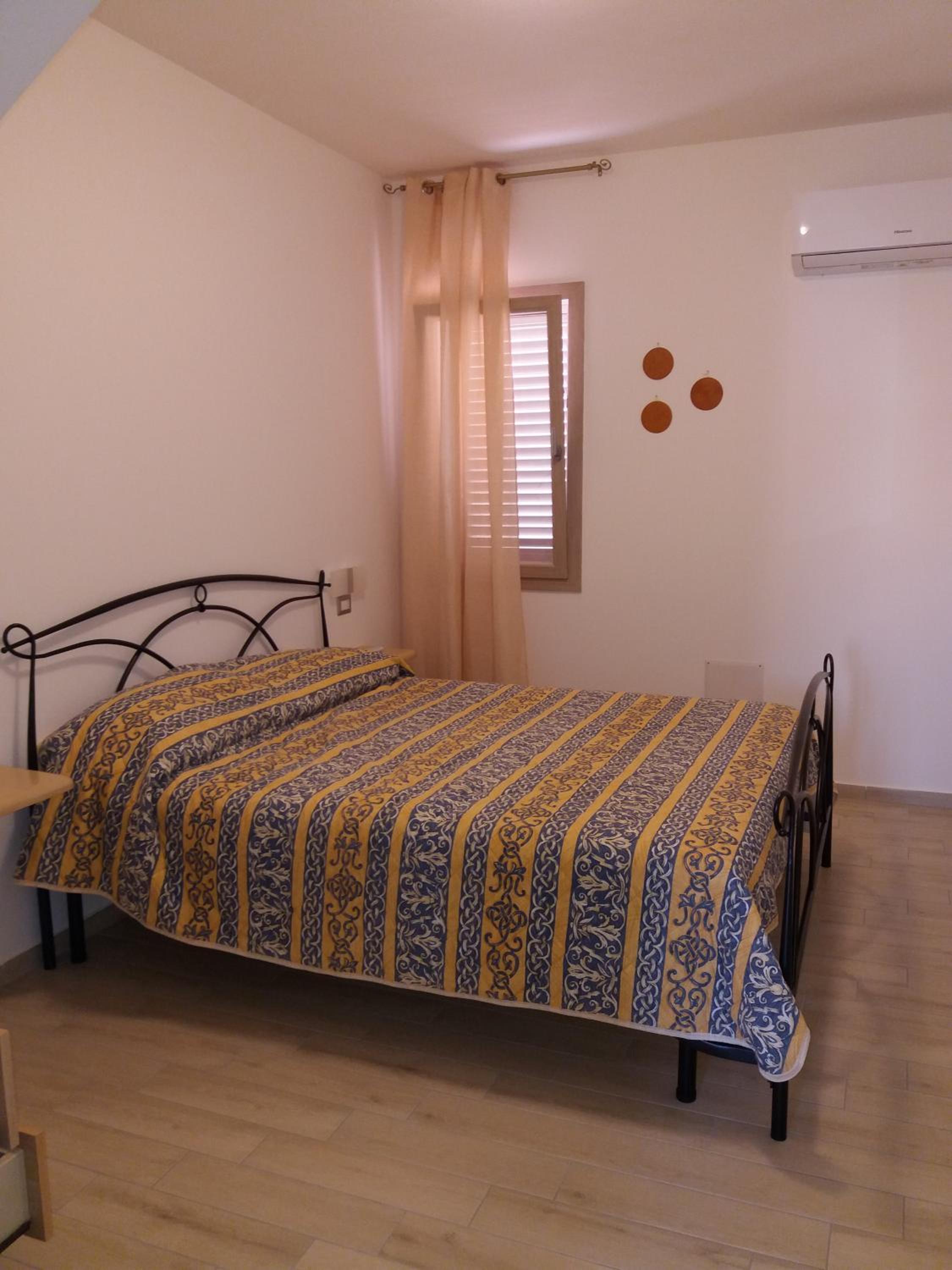 One-Bedroom House - Photo 5