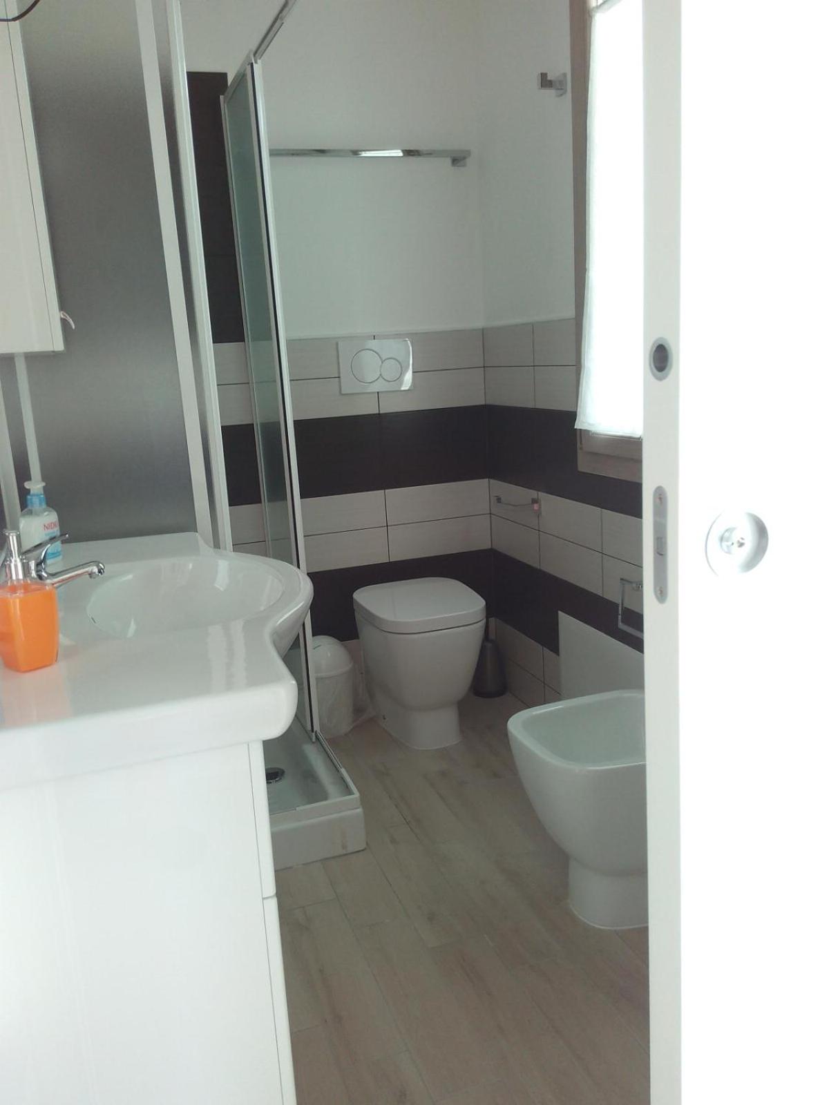 One-Bedroom House - Photo 4