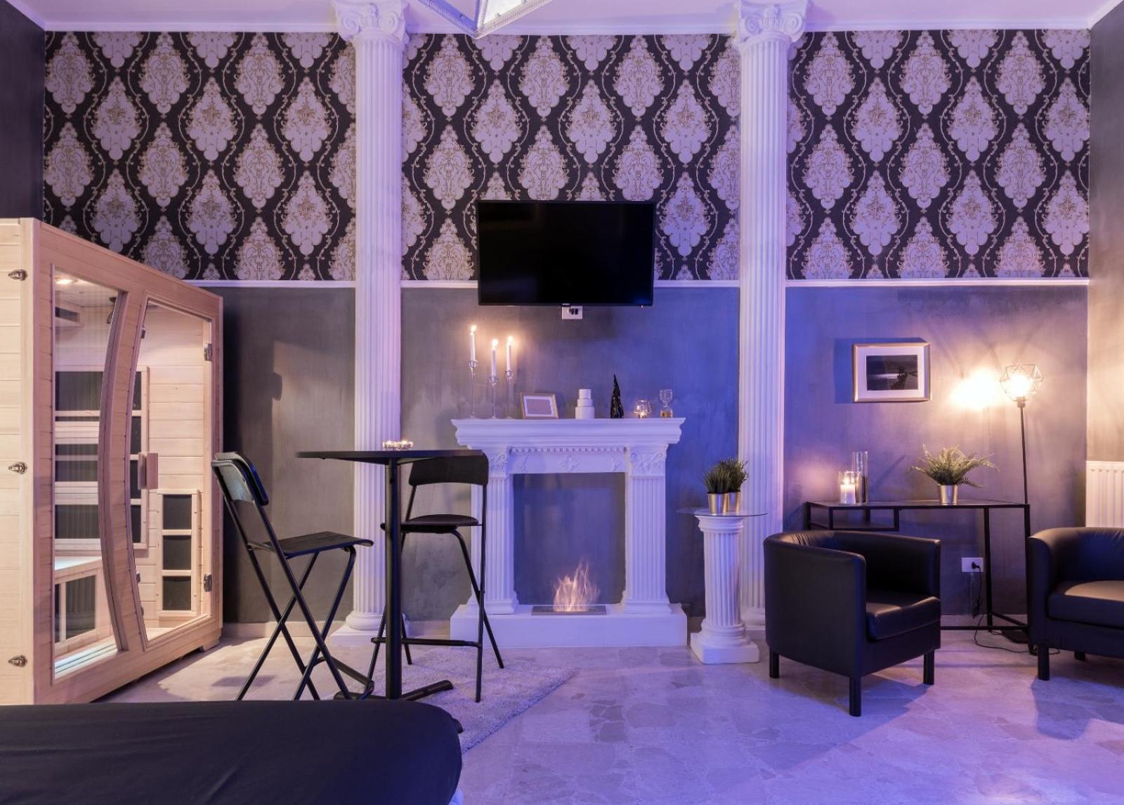 Three-Bedroom Deluxe Apartment