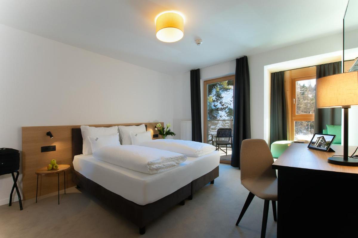 Double or Twin Room with Balcony photo 3