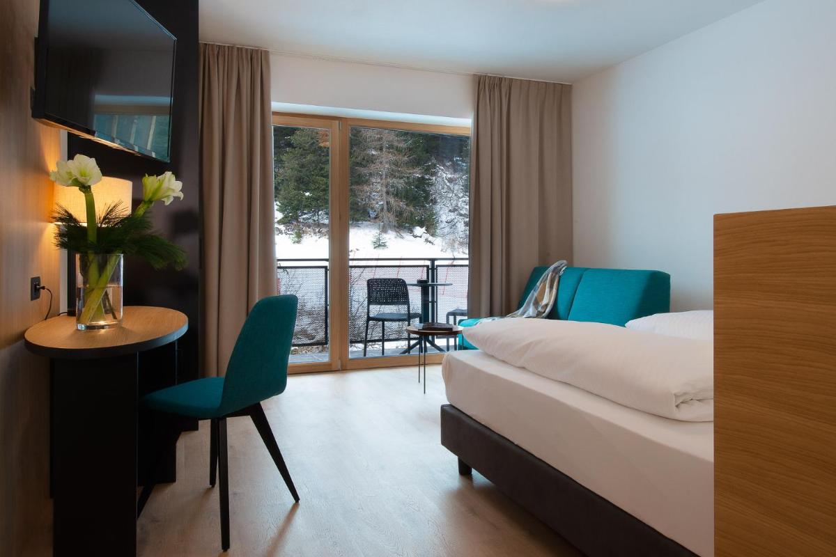 Superior Double or Twin Room with Mountain View photo 1