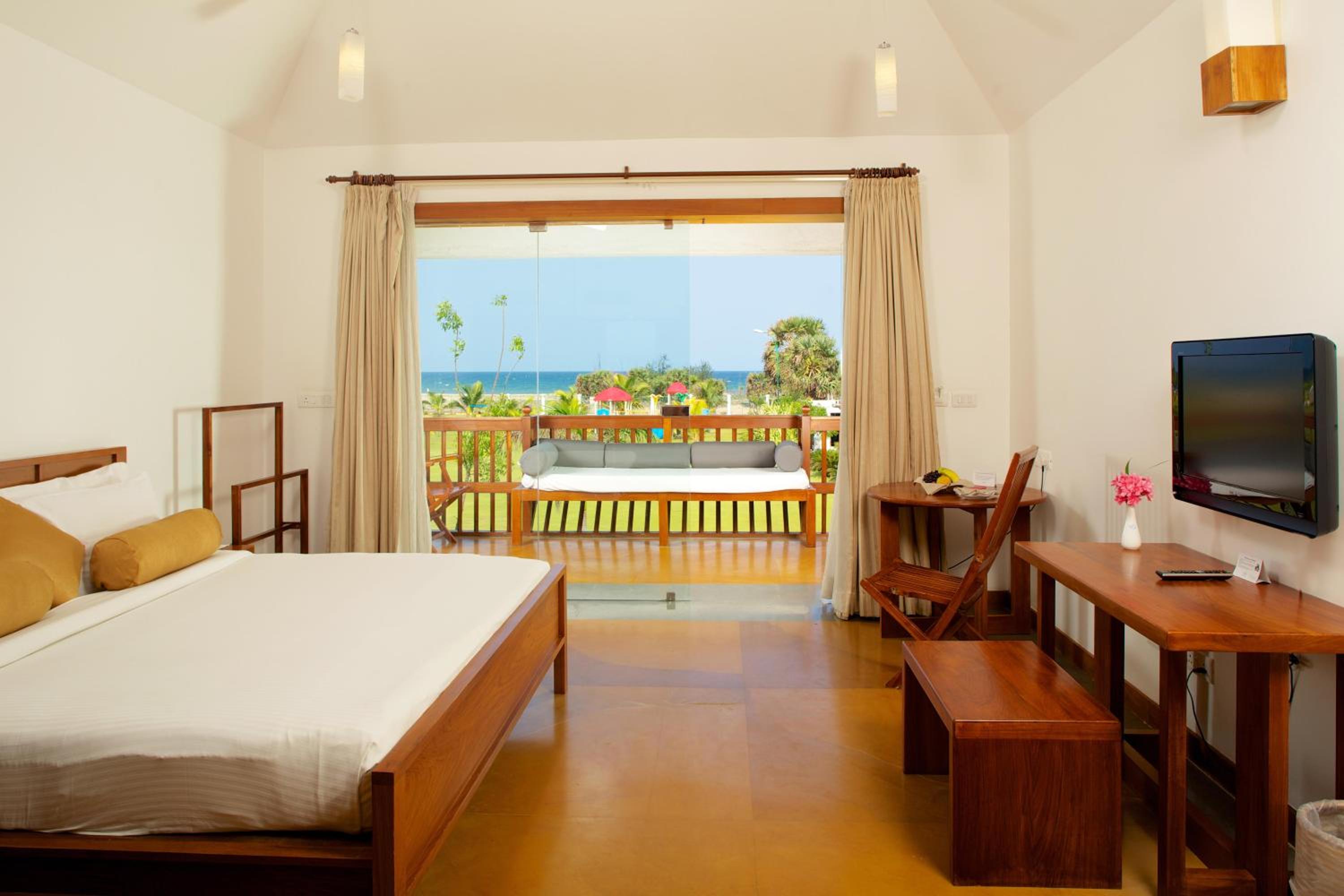 Deluxe King Room photo 1