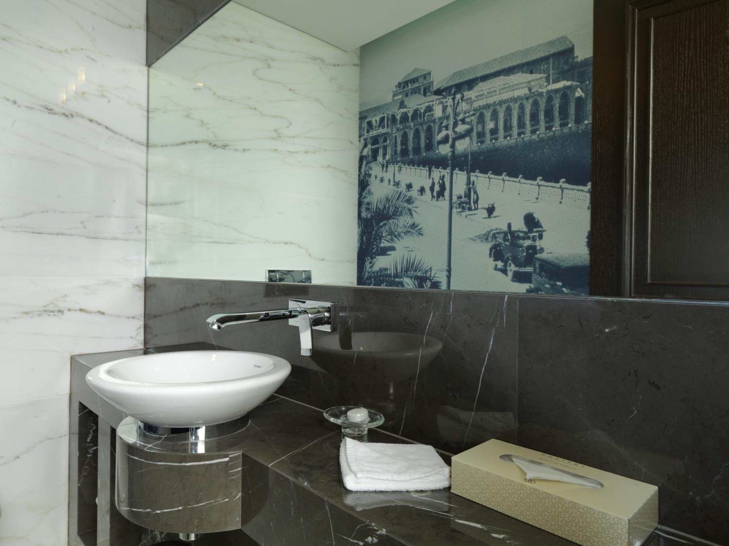 Prestige King Suite photo 2