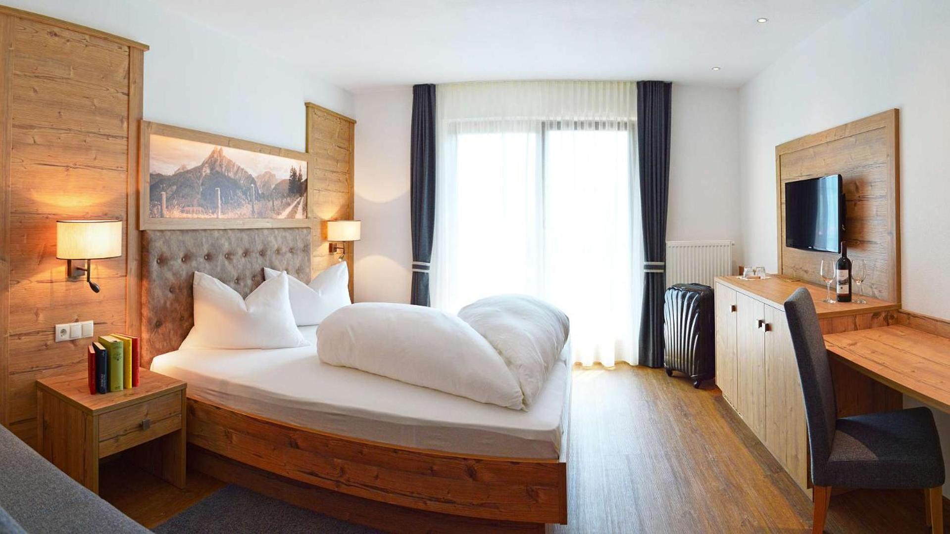 Double or Twin Room with Balcony photo 1