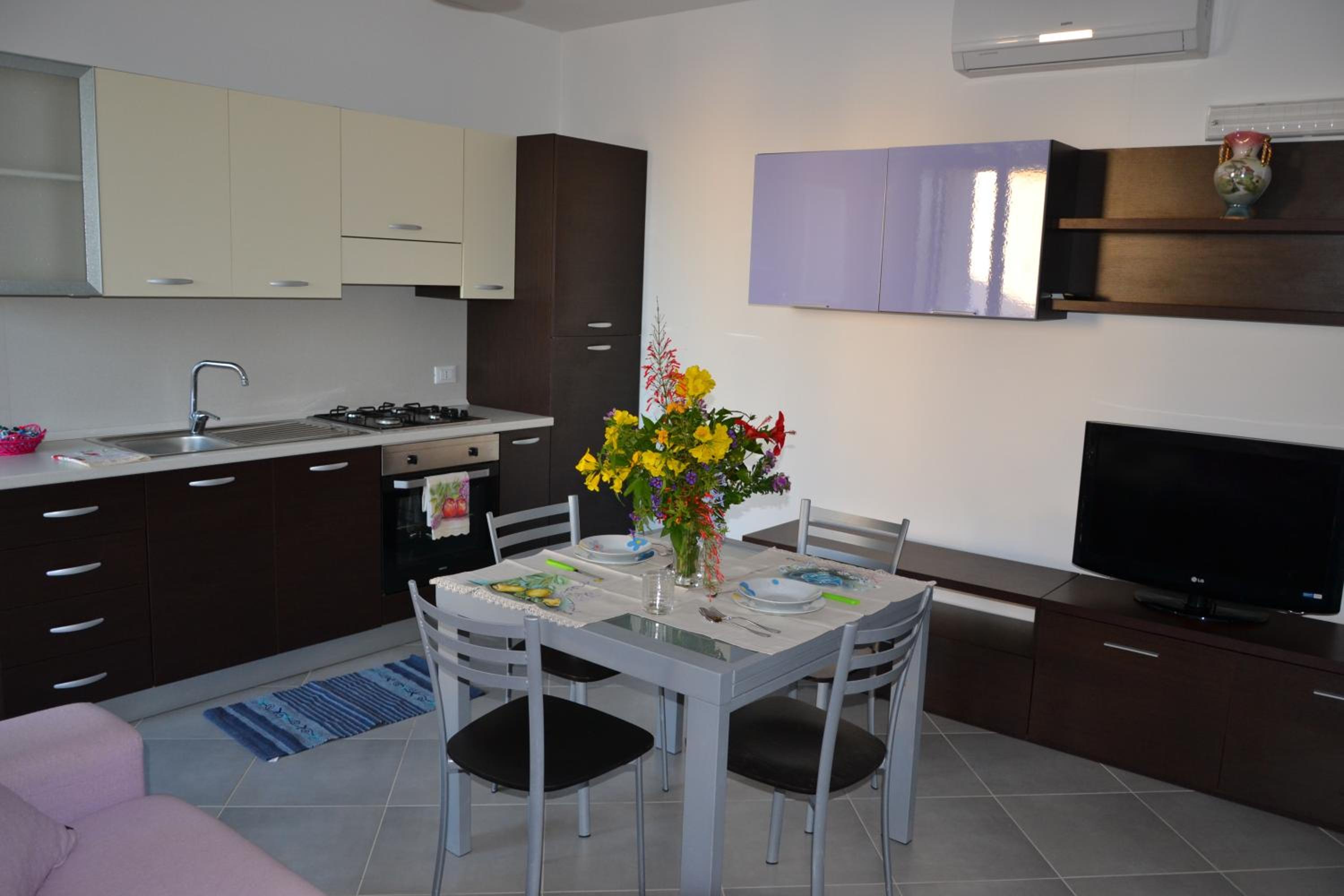 Apartment with Pool View  - Photo 11