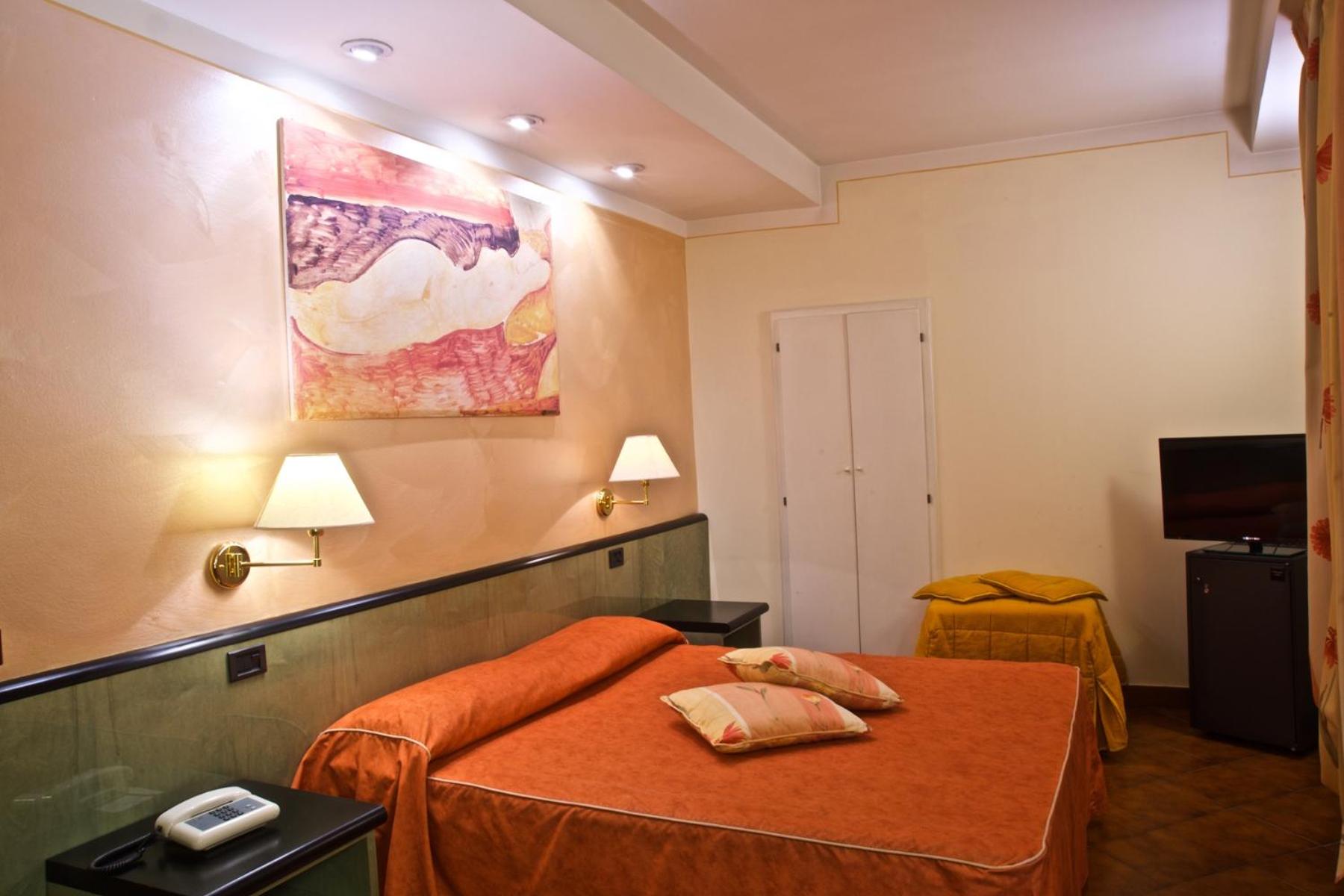 Superior Suite - Photo 7