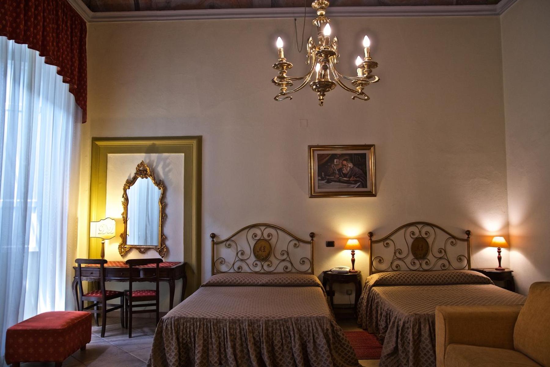 Deluxe Suite - Photo 10