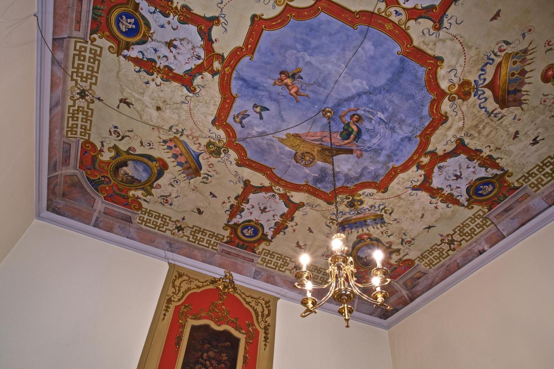 Deluxe Suite - Photo 6